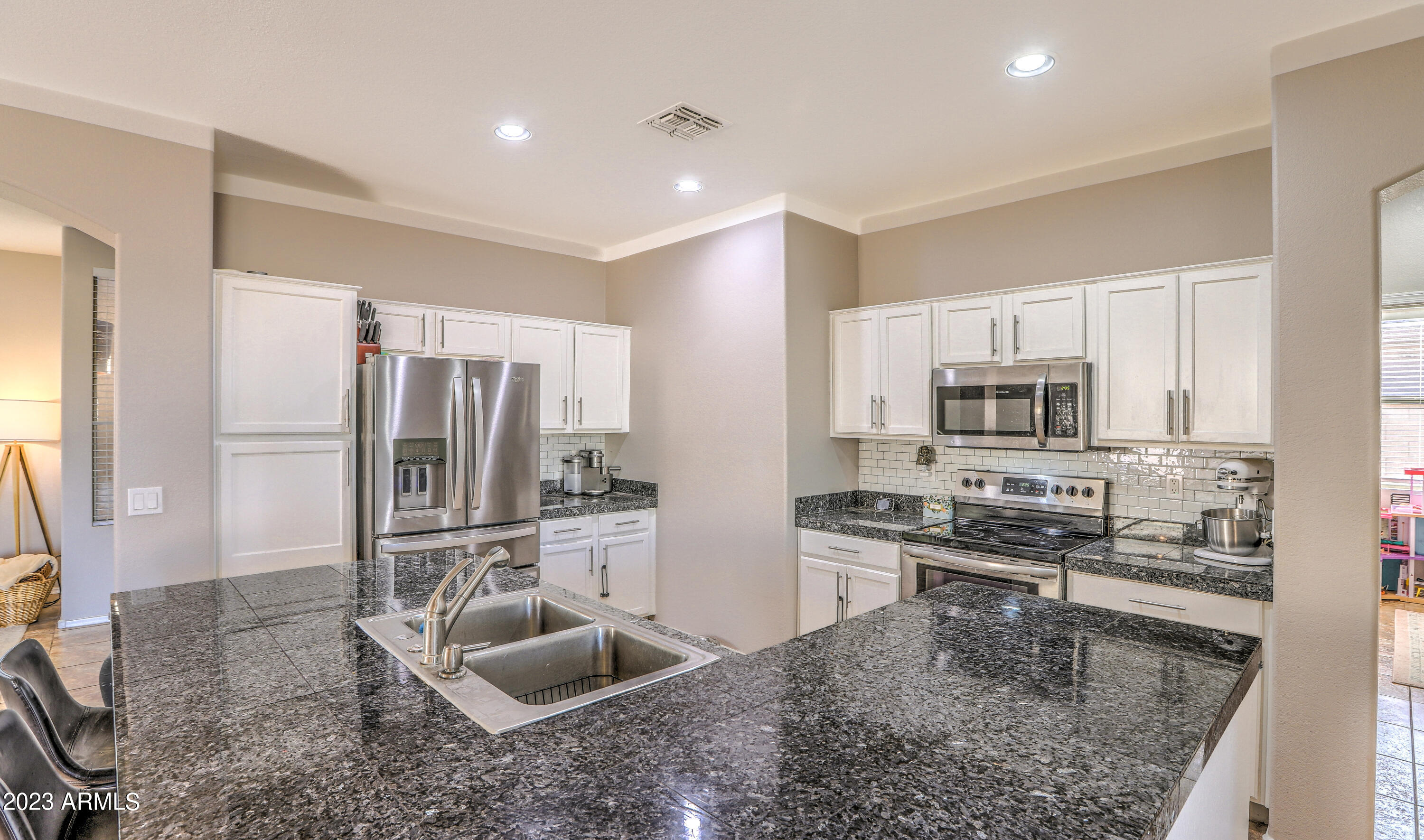 2130 E BELLERIVE Place