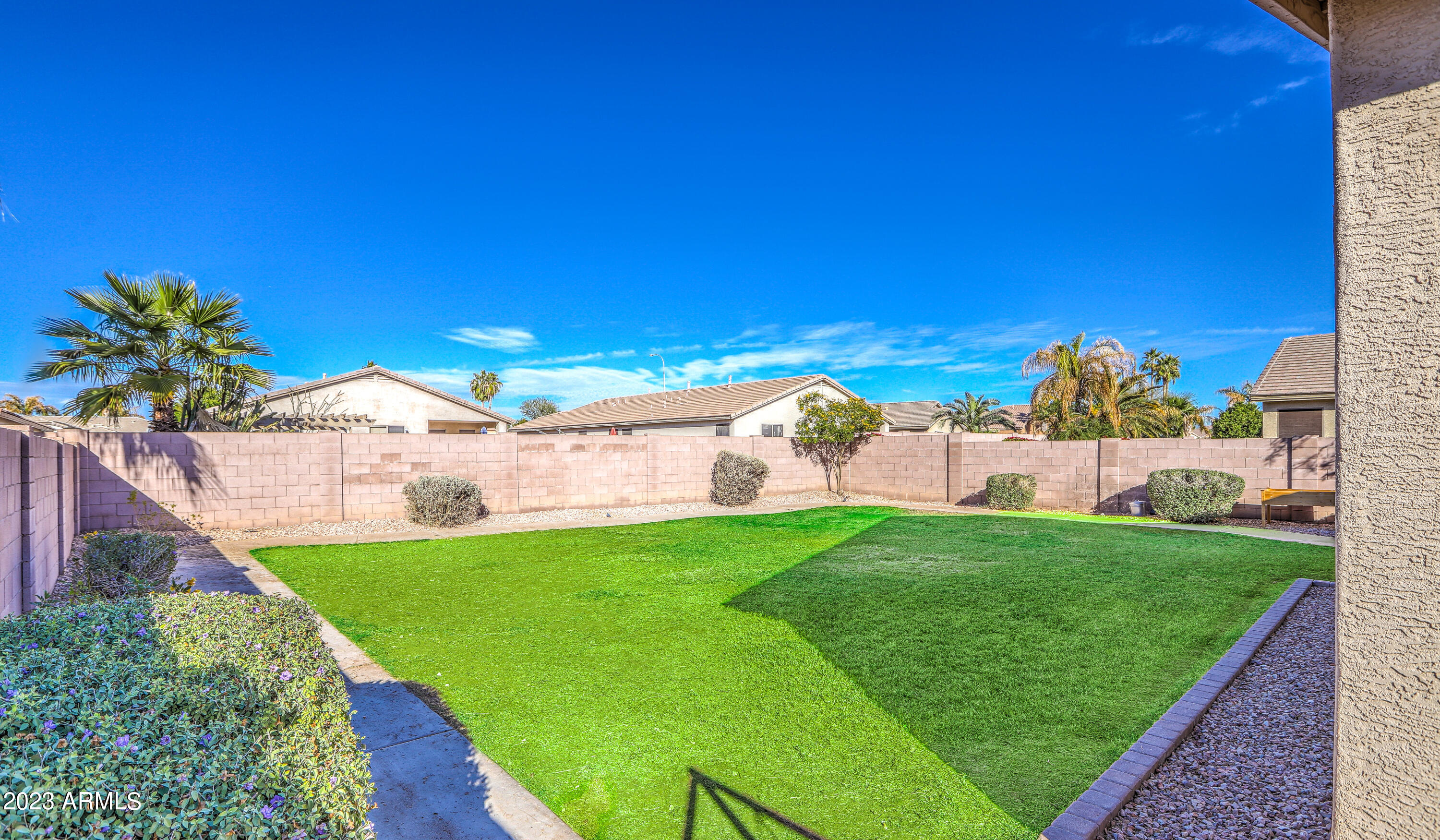 2130 E BELLERIVE Place