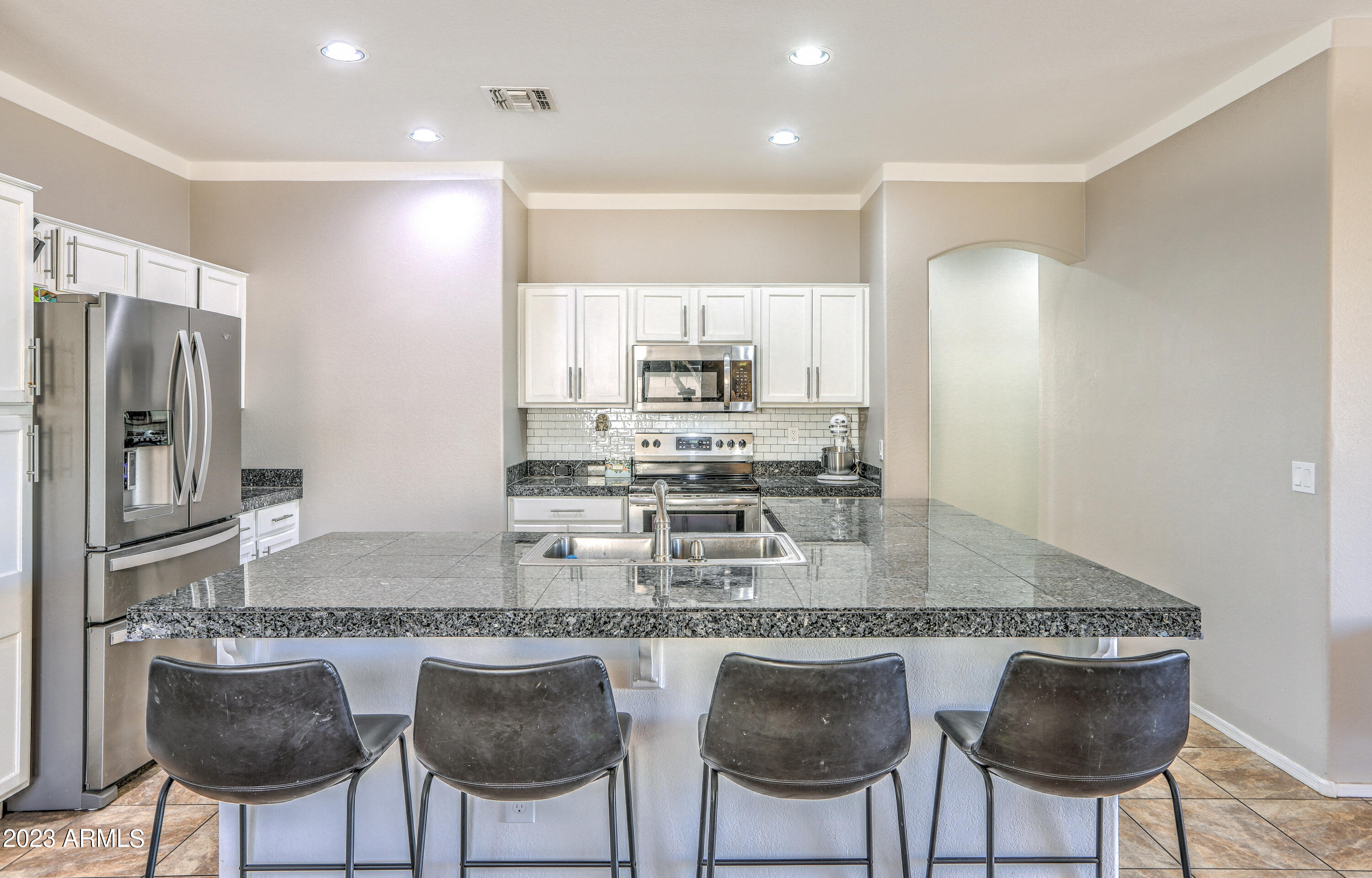 2130 E BELLERIVE Place