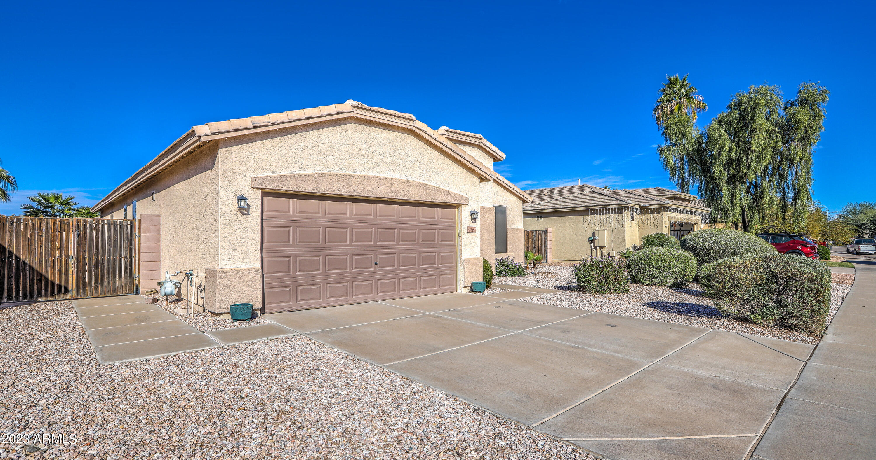 2130 E BELLERIVE Place