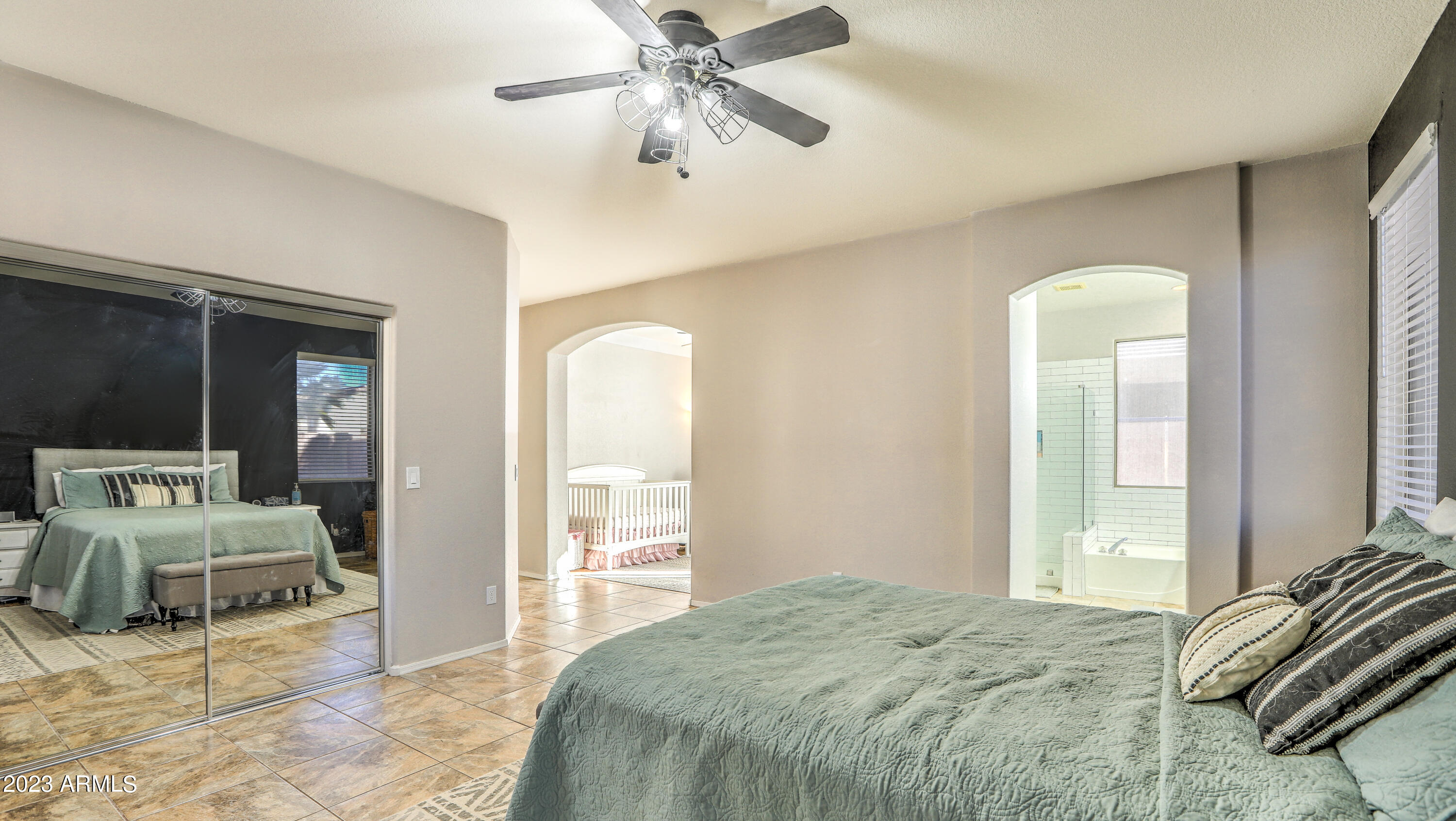 2130 E BELLERIVE Place