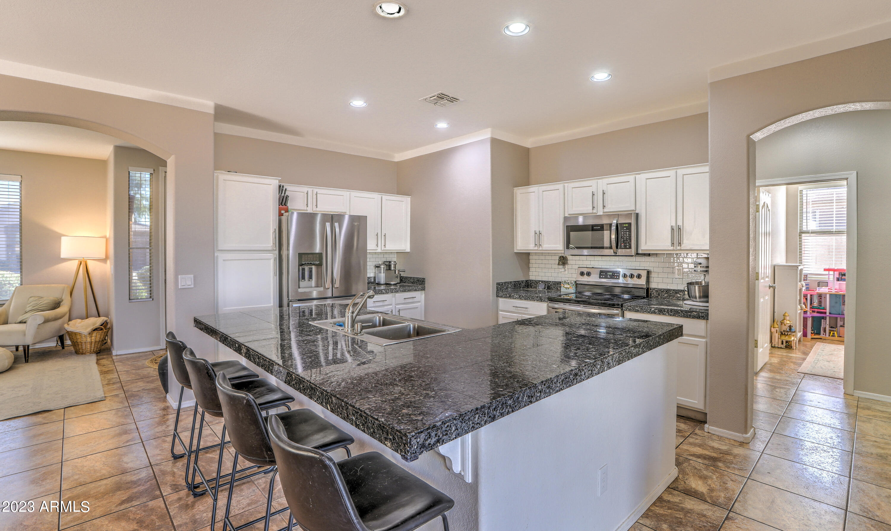 2130 E BELLERIVE Place