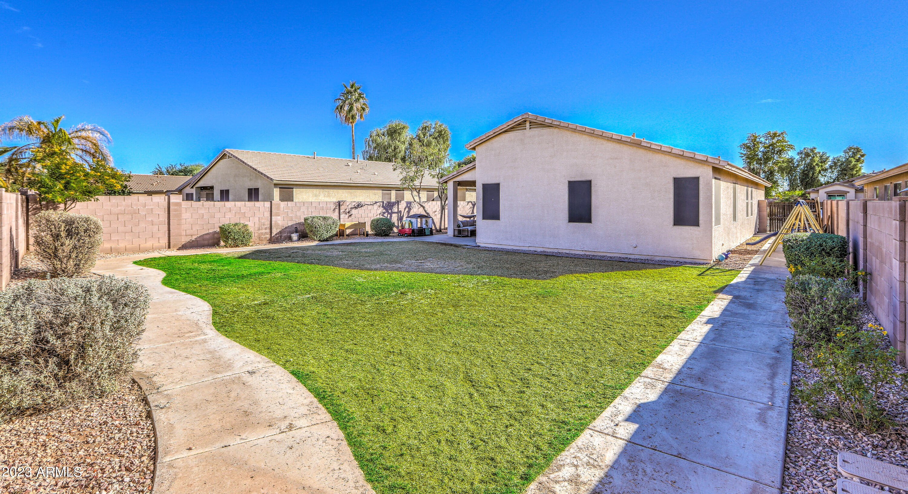 2130 E BELLERIVE Place