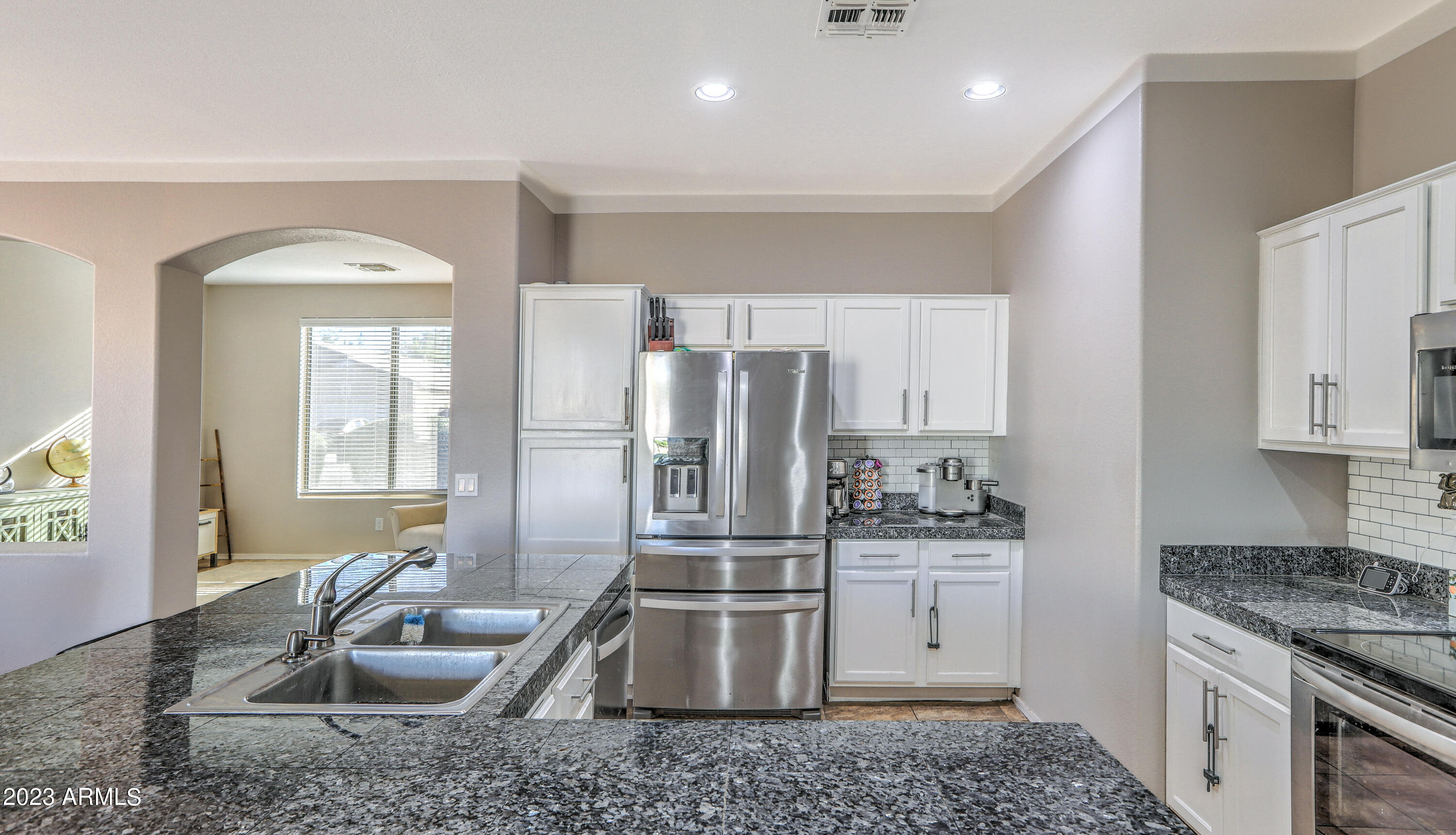 2130 E BELLERIVE Place