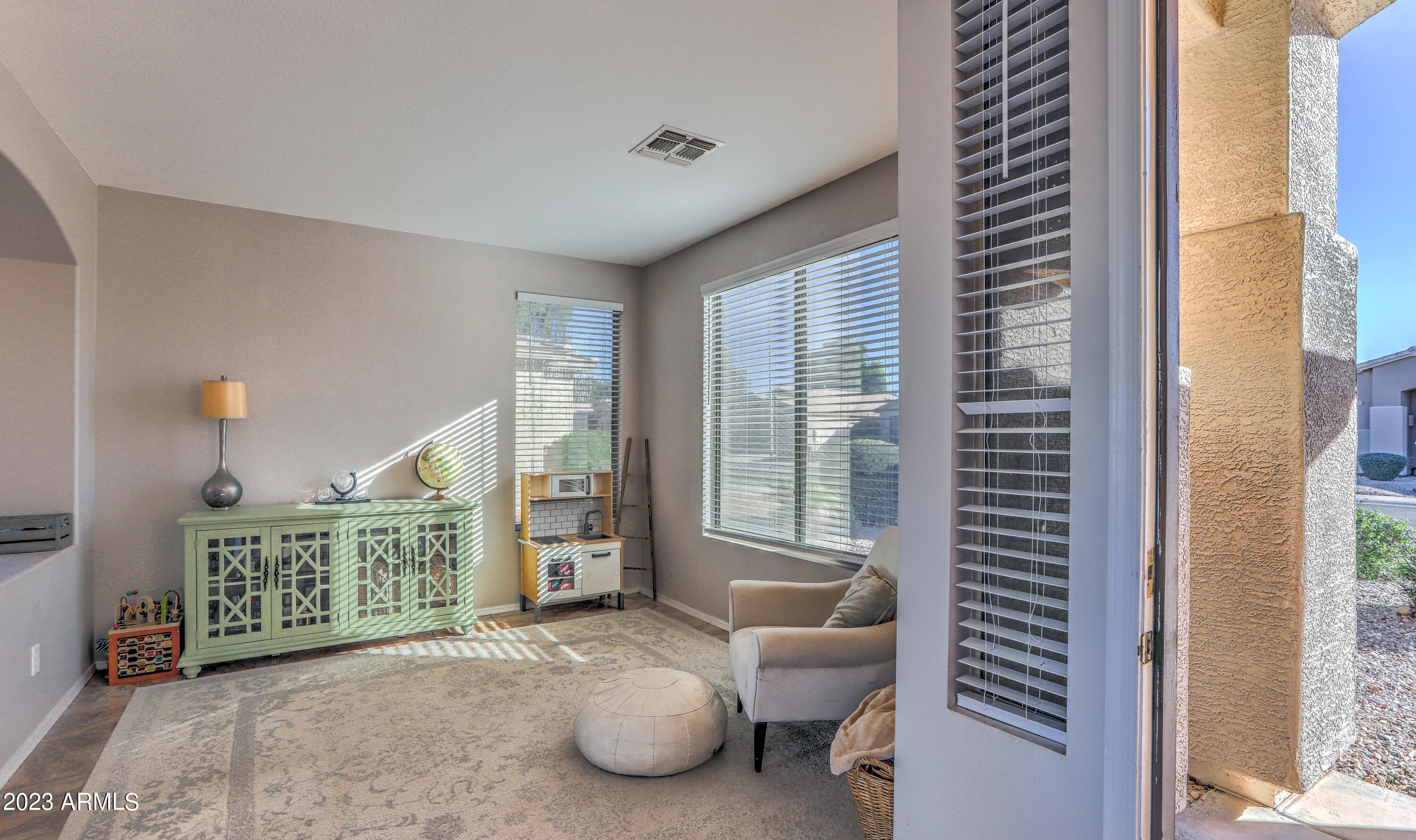 2130 E BELLERIVE Place