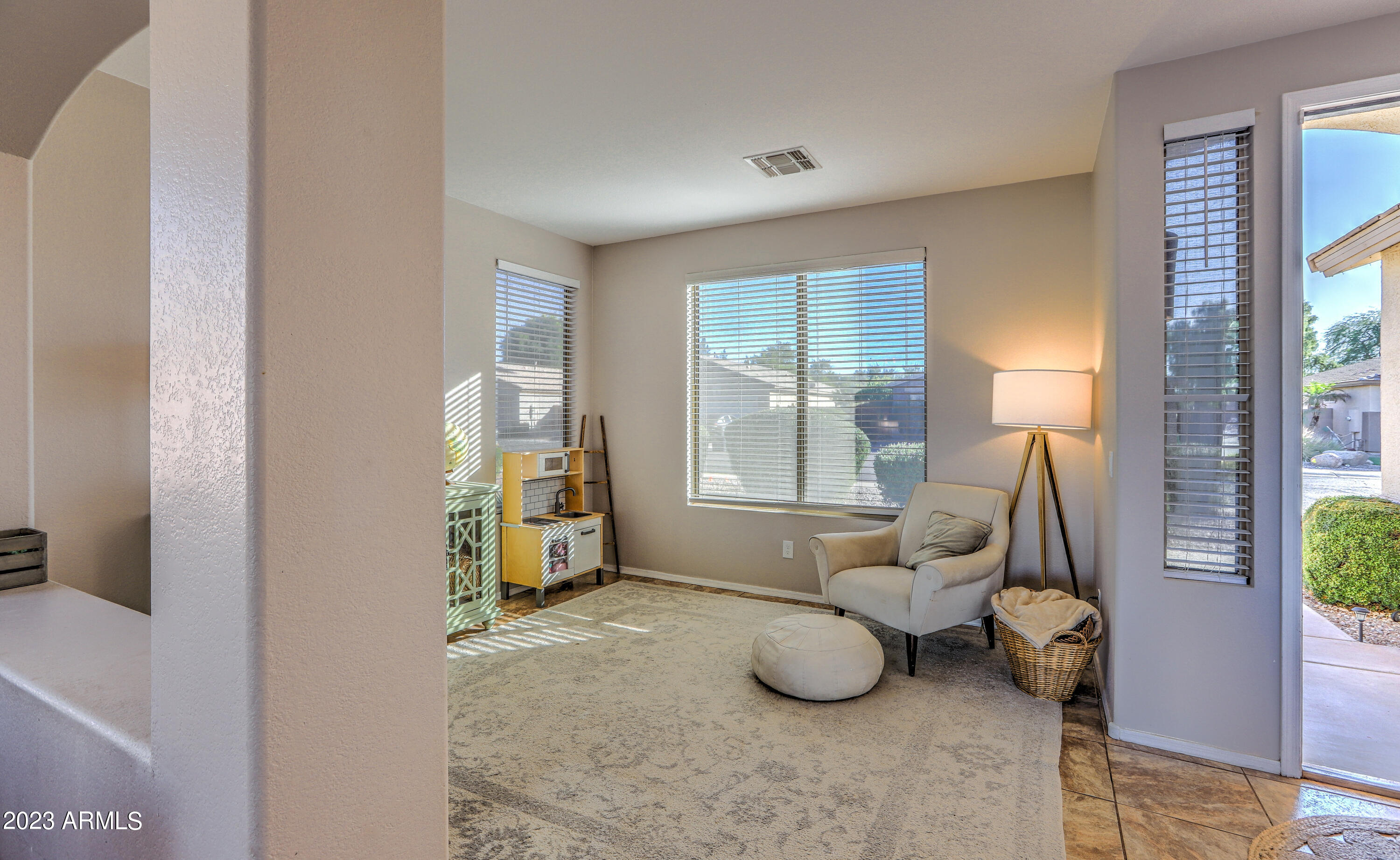 2130 E BELLERIVE Place