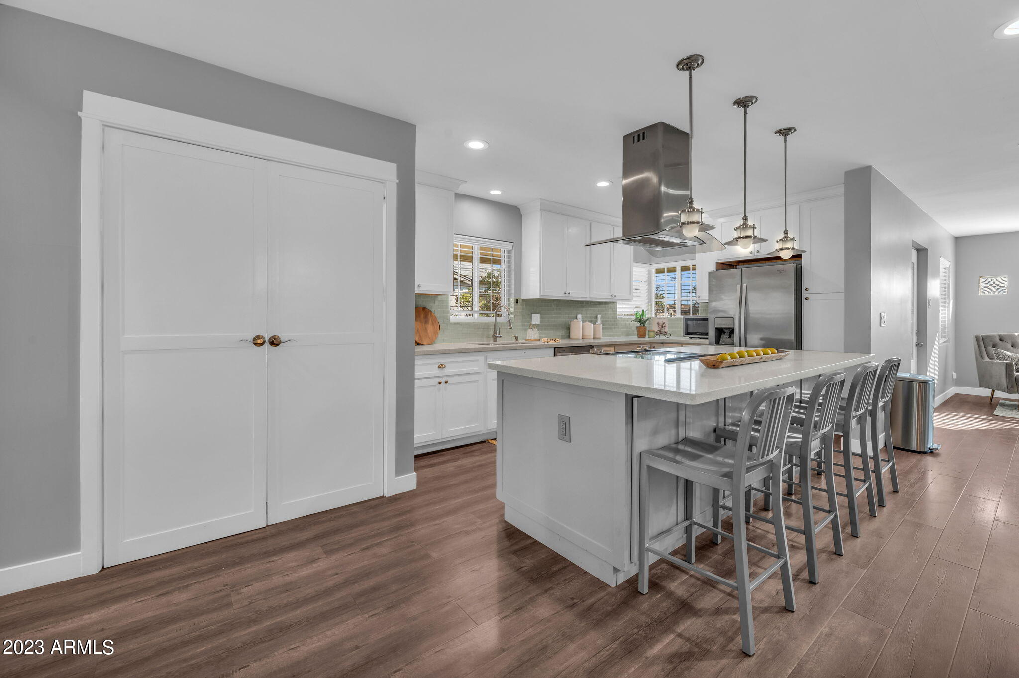 2112 W FLOWER Street