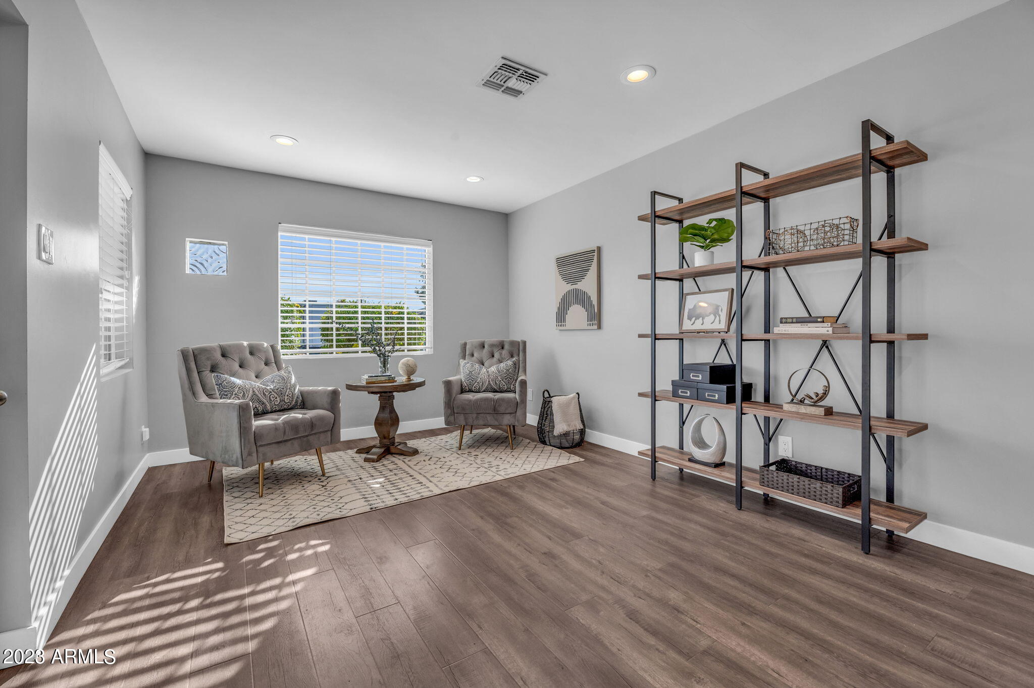 2112 W FLOWER Street