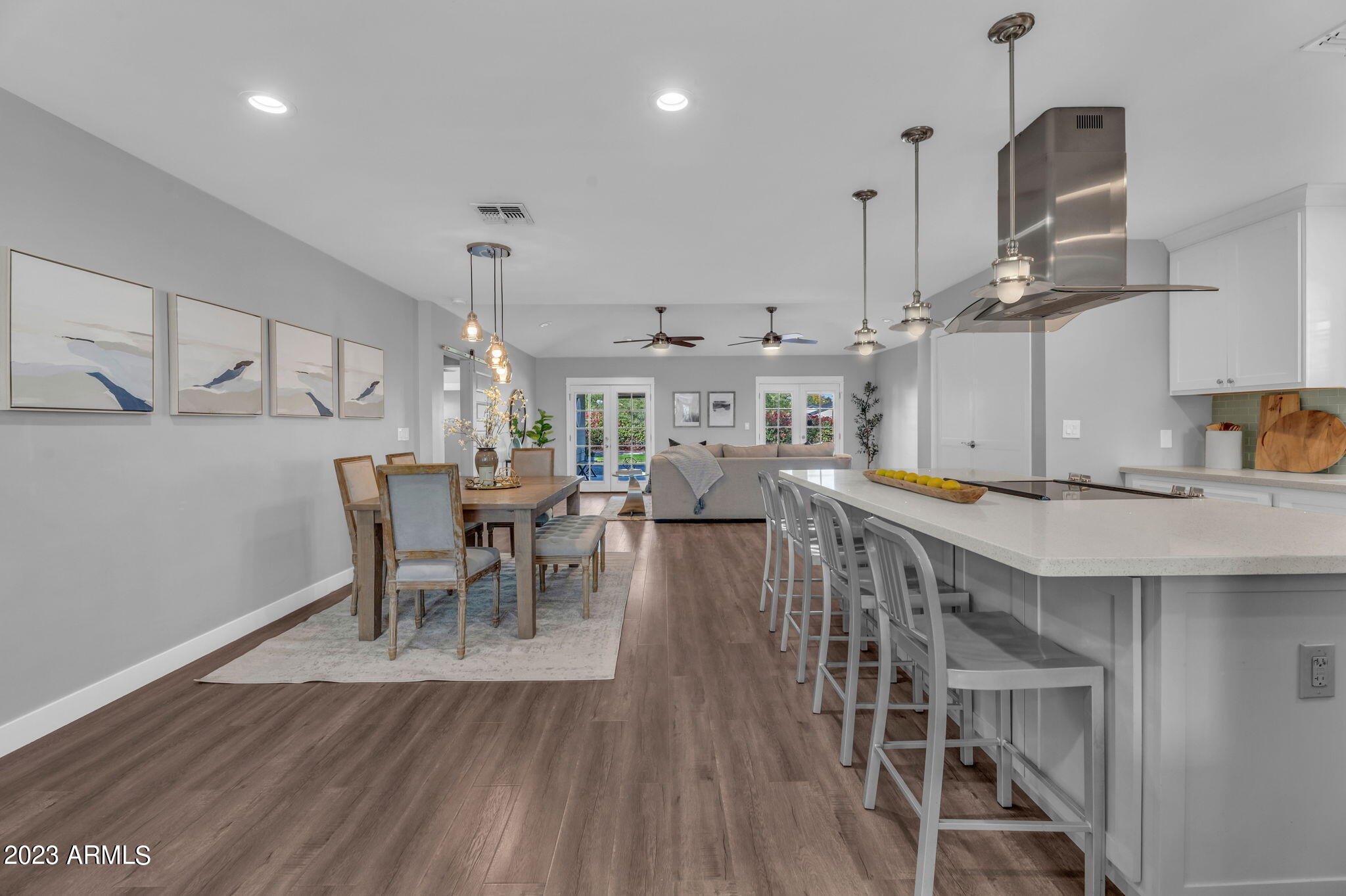 2112 W FLOWER Street