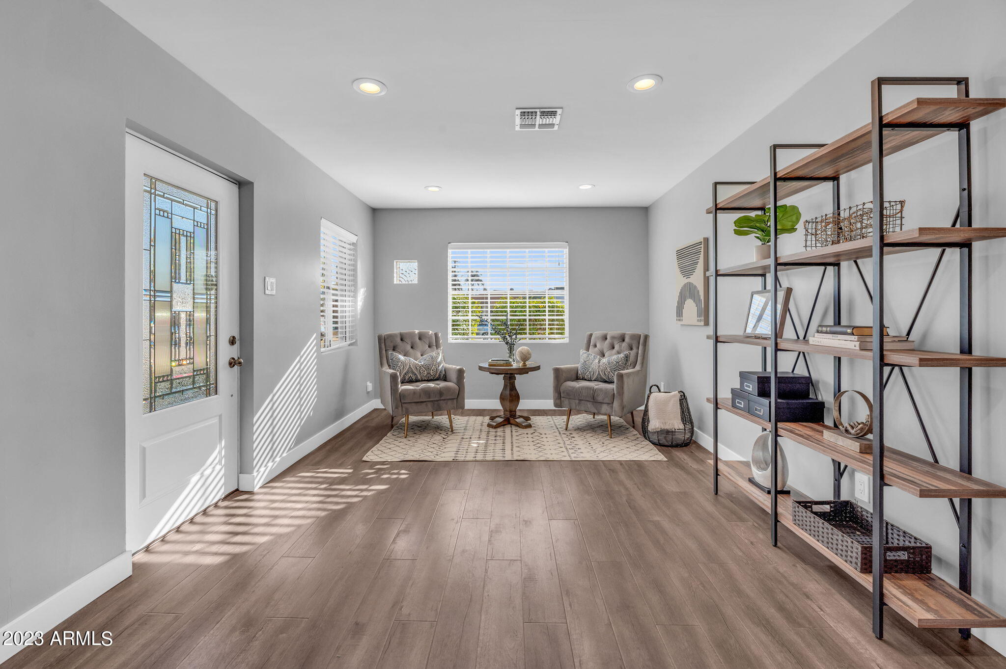 2112 W FLOWER Street