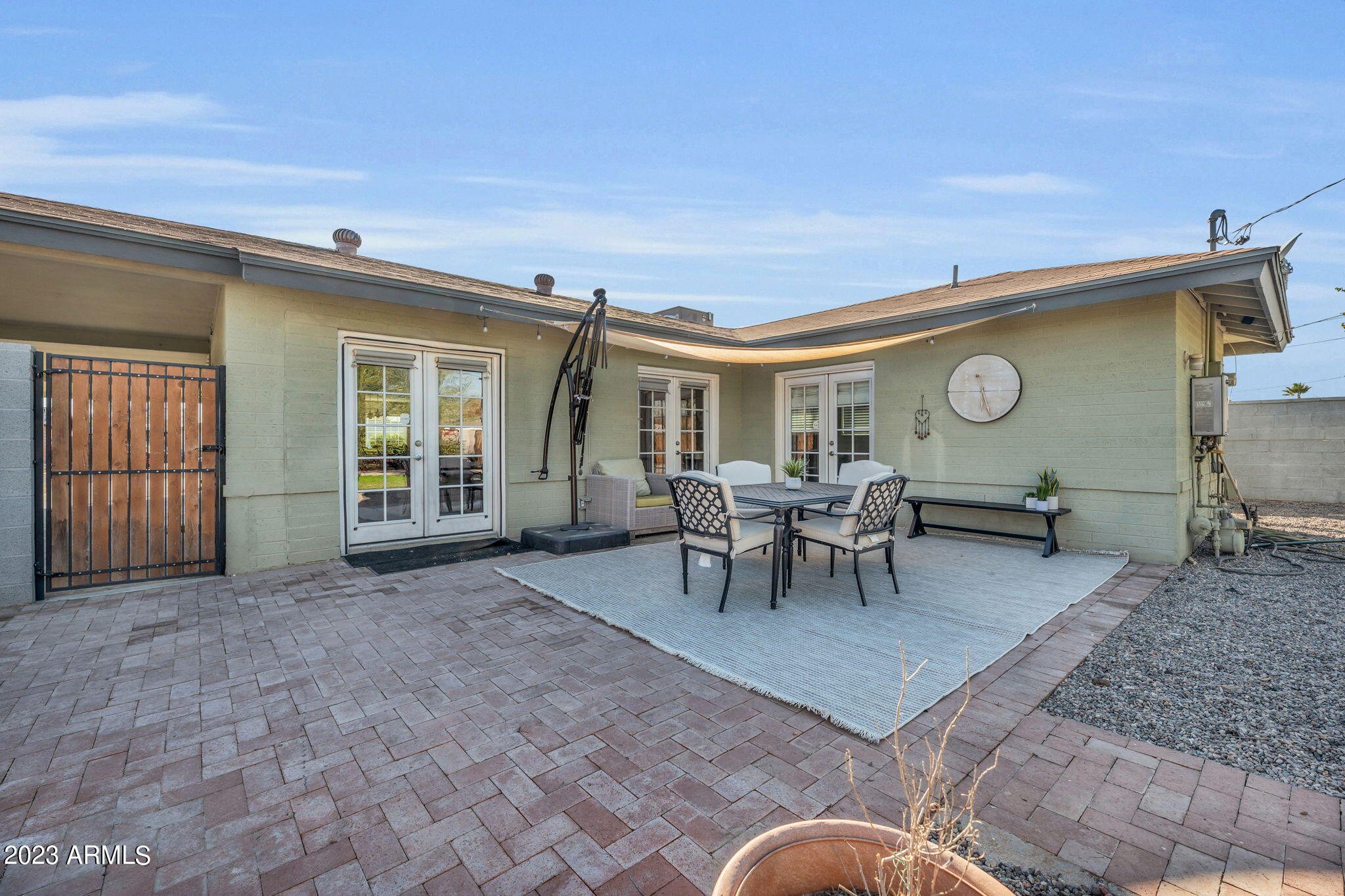 2112 W FLOWER Street