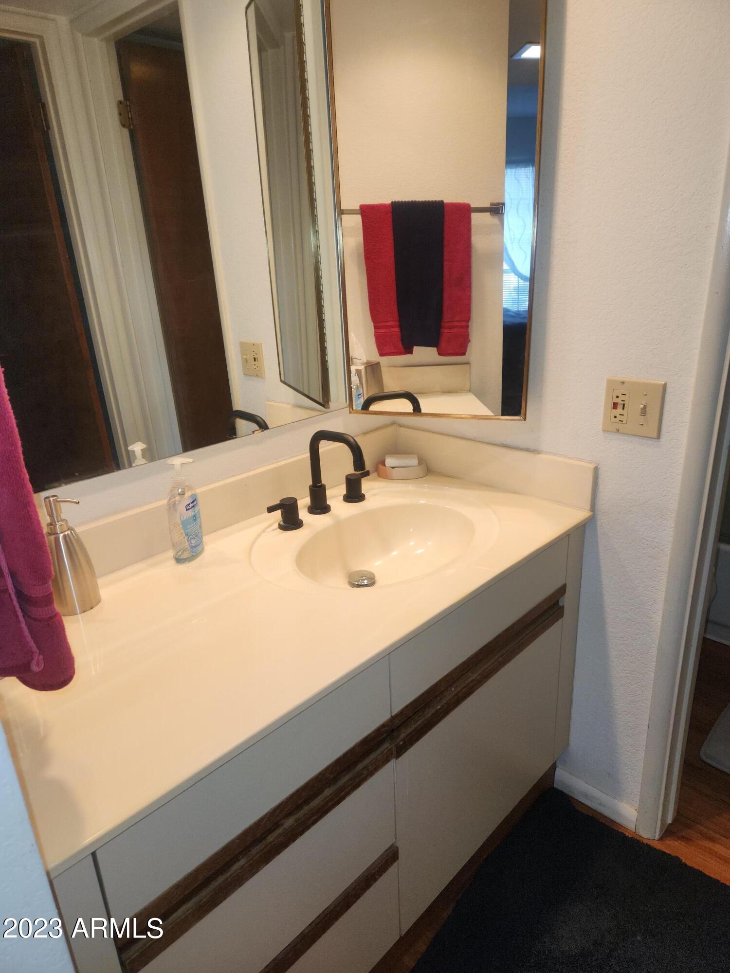 7557 N DREAMY DRAW Drive, 273