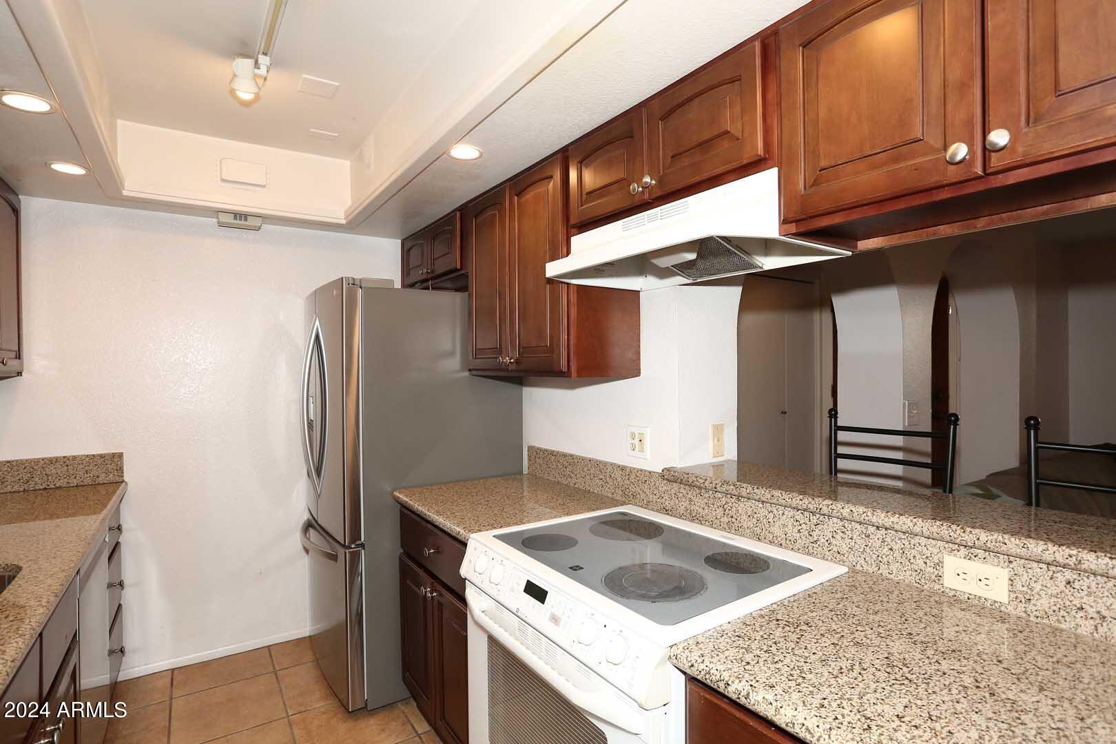 7557 N DREAMY DRAW Drive, 151