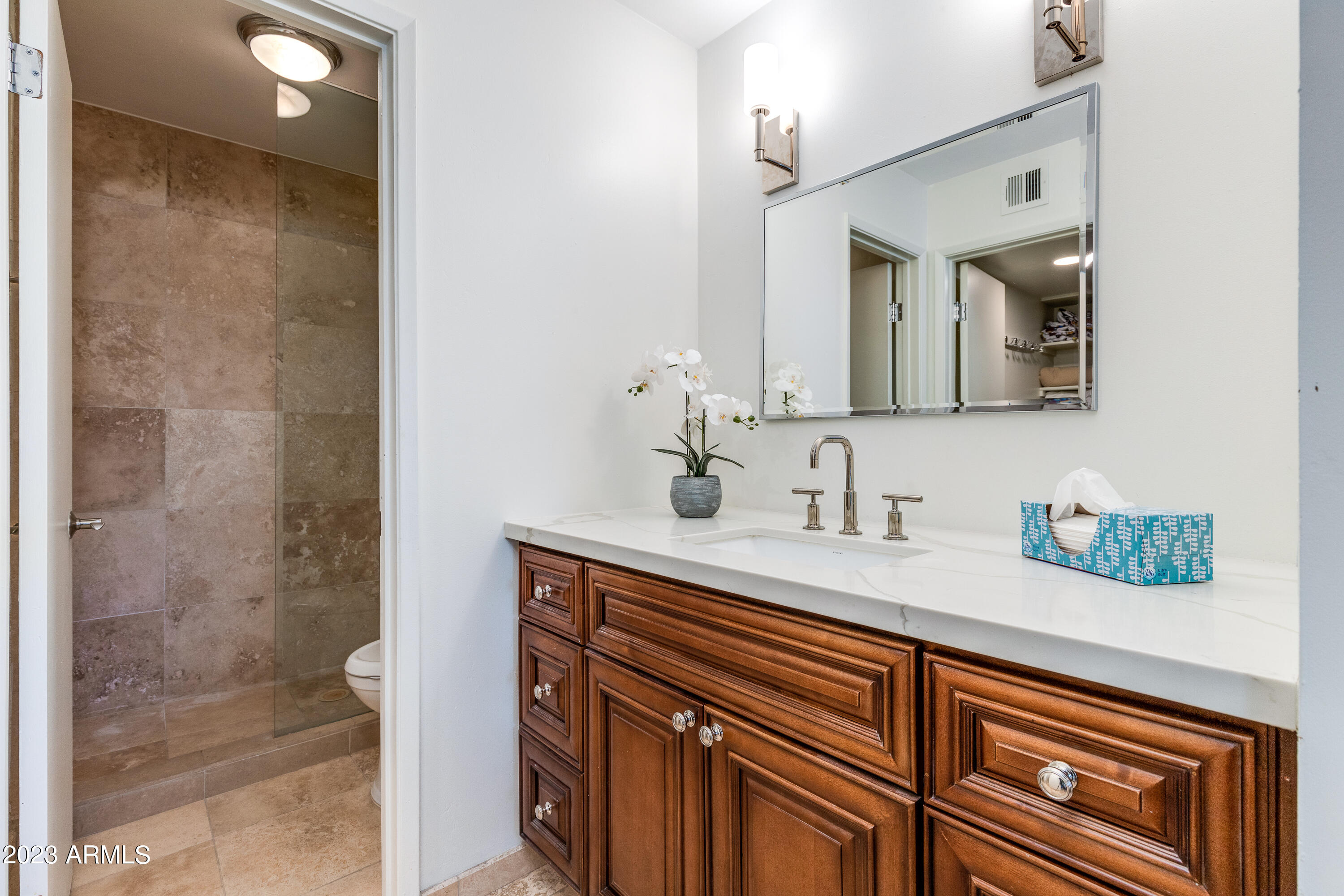 5203 N 24th Street, 208