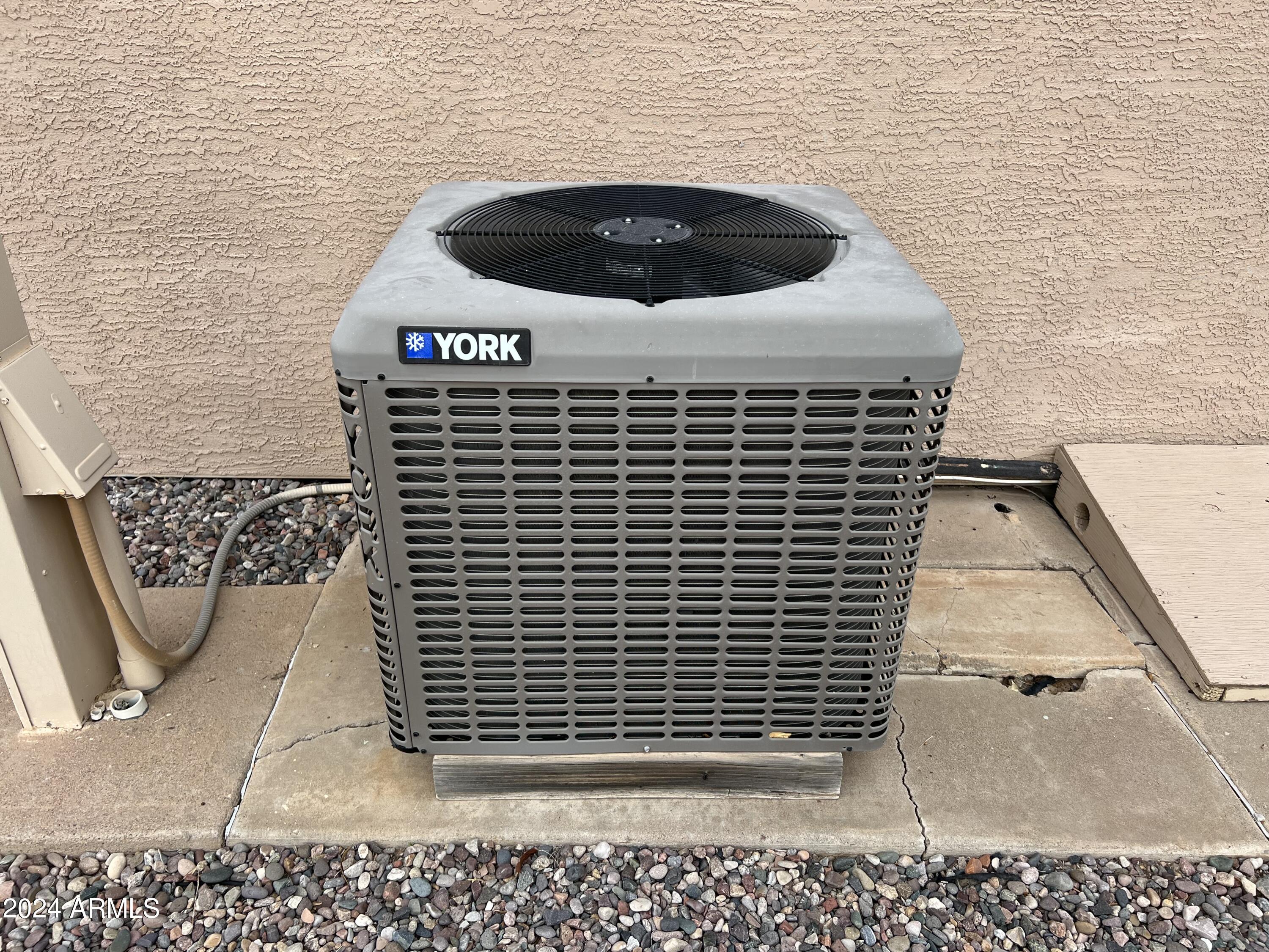 9221 E CITRUS Lane S