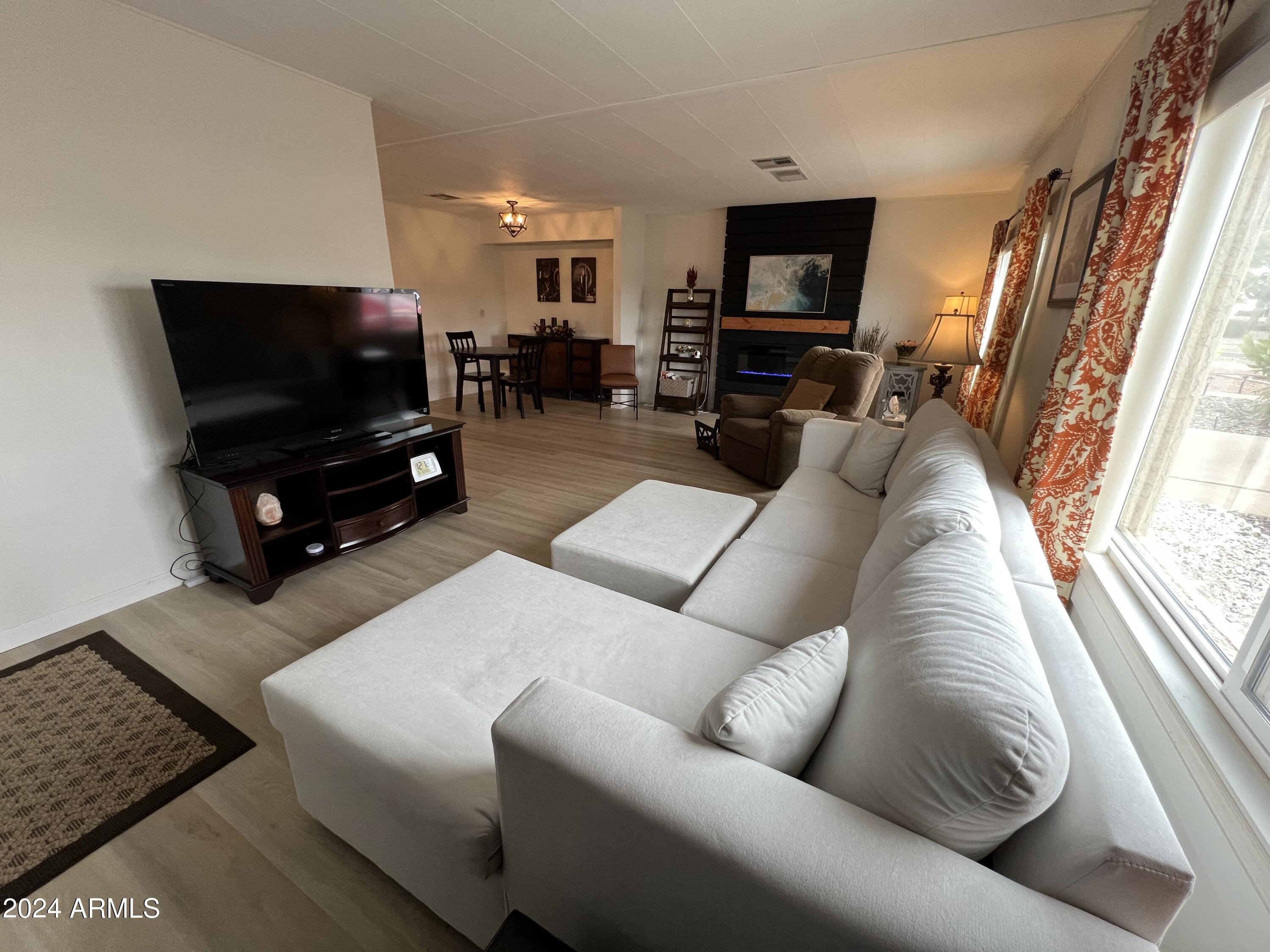 9221 E CITRUS Lane S