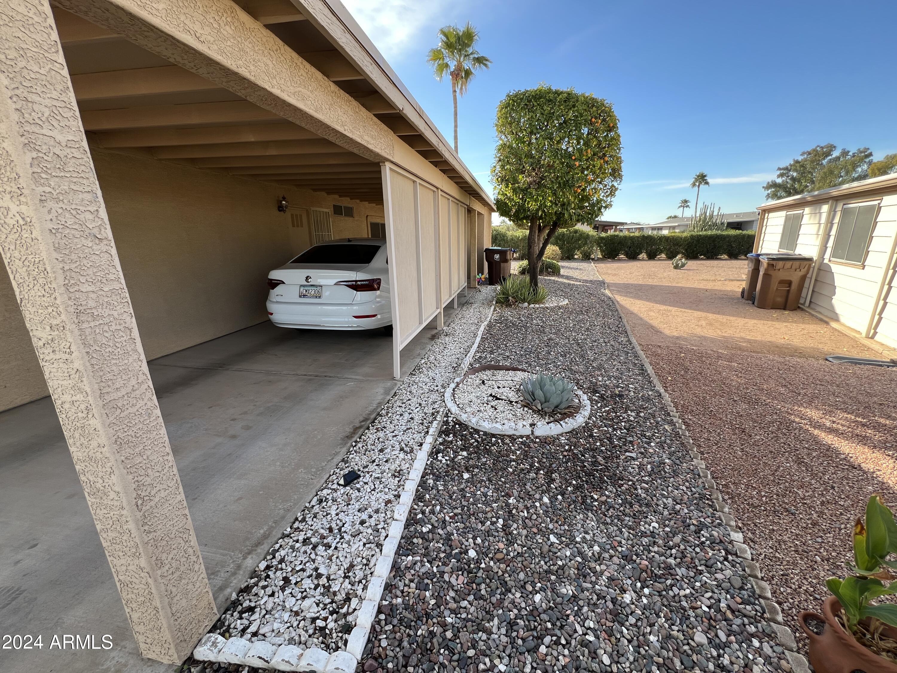 9221 E CITRUS Lane S