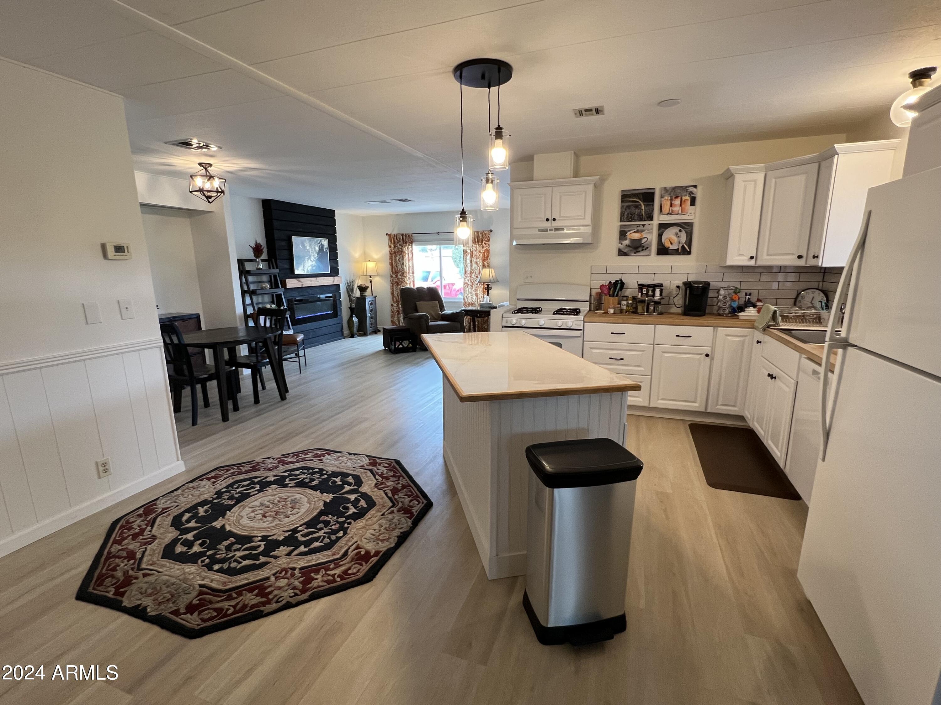 9221 E CITRUS Lane S