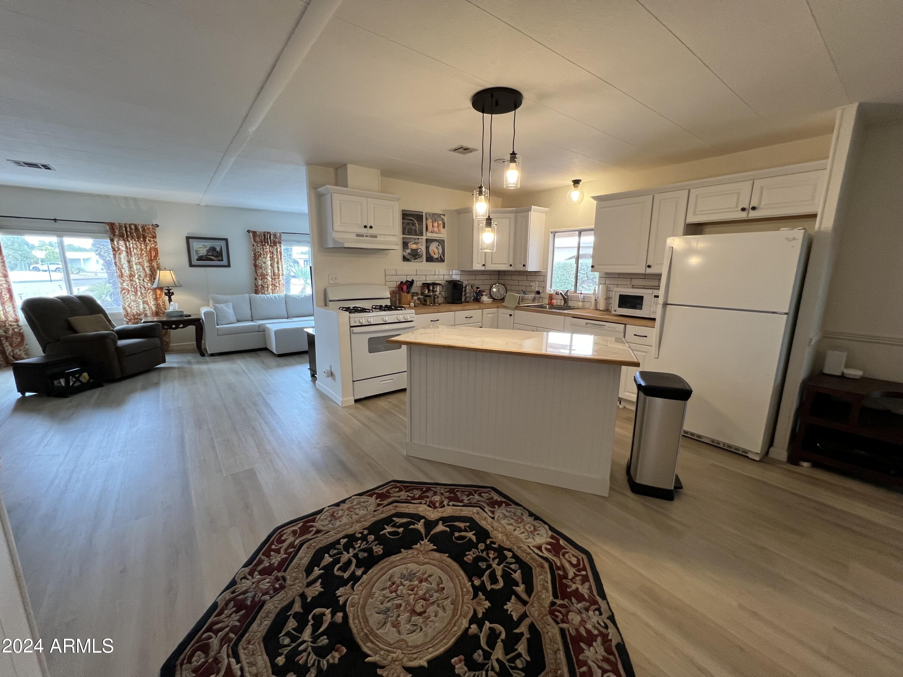 9221 E CITRUS Lane S