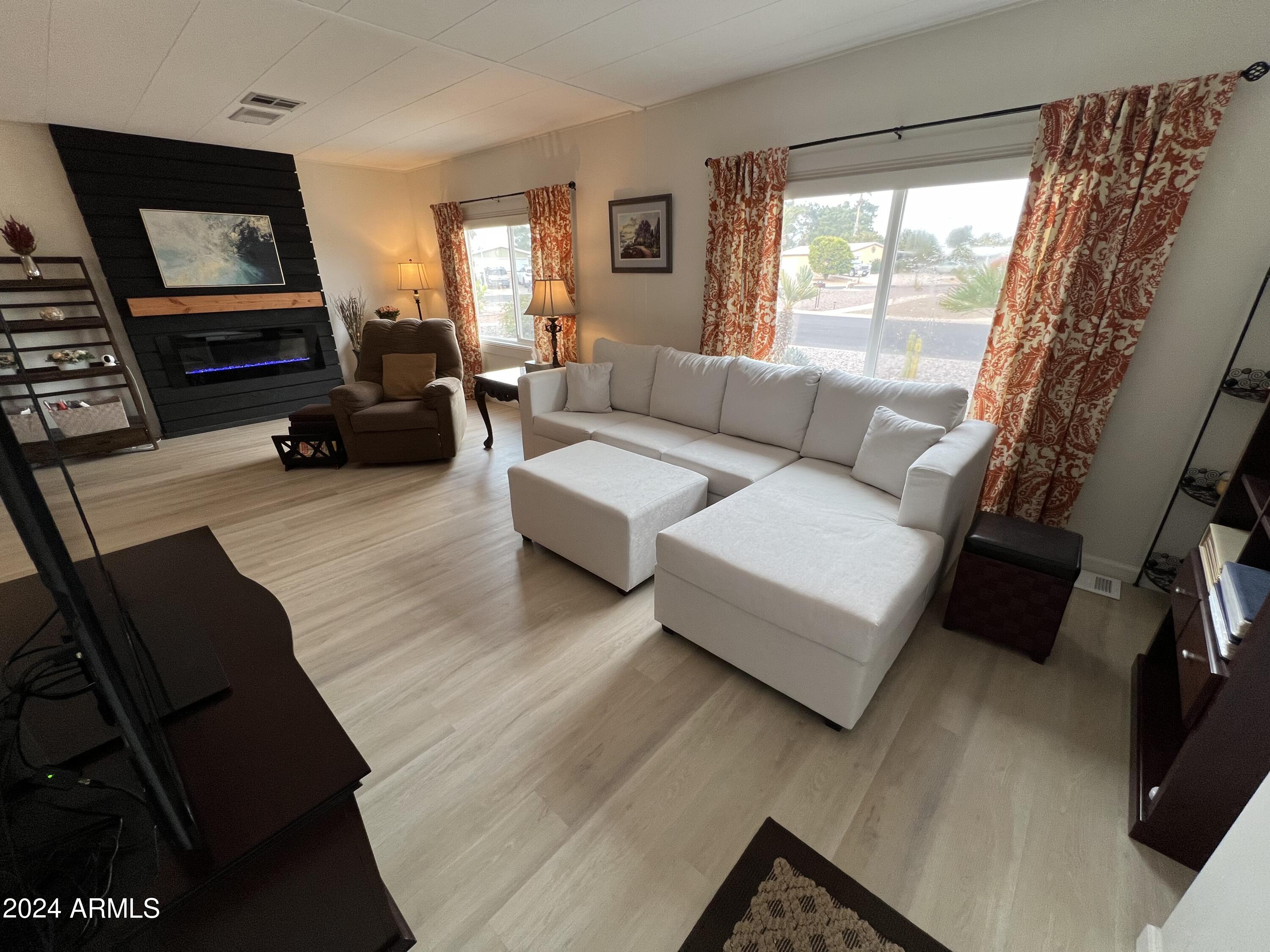 9221 E CITRUS Lane S