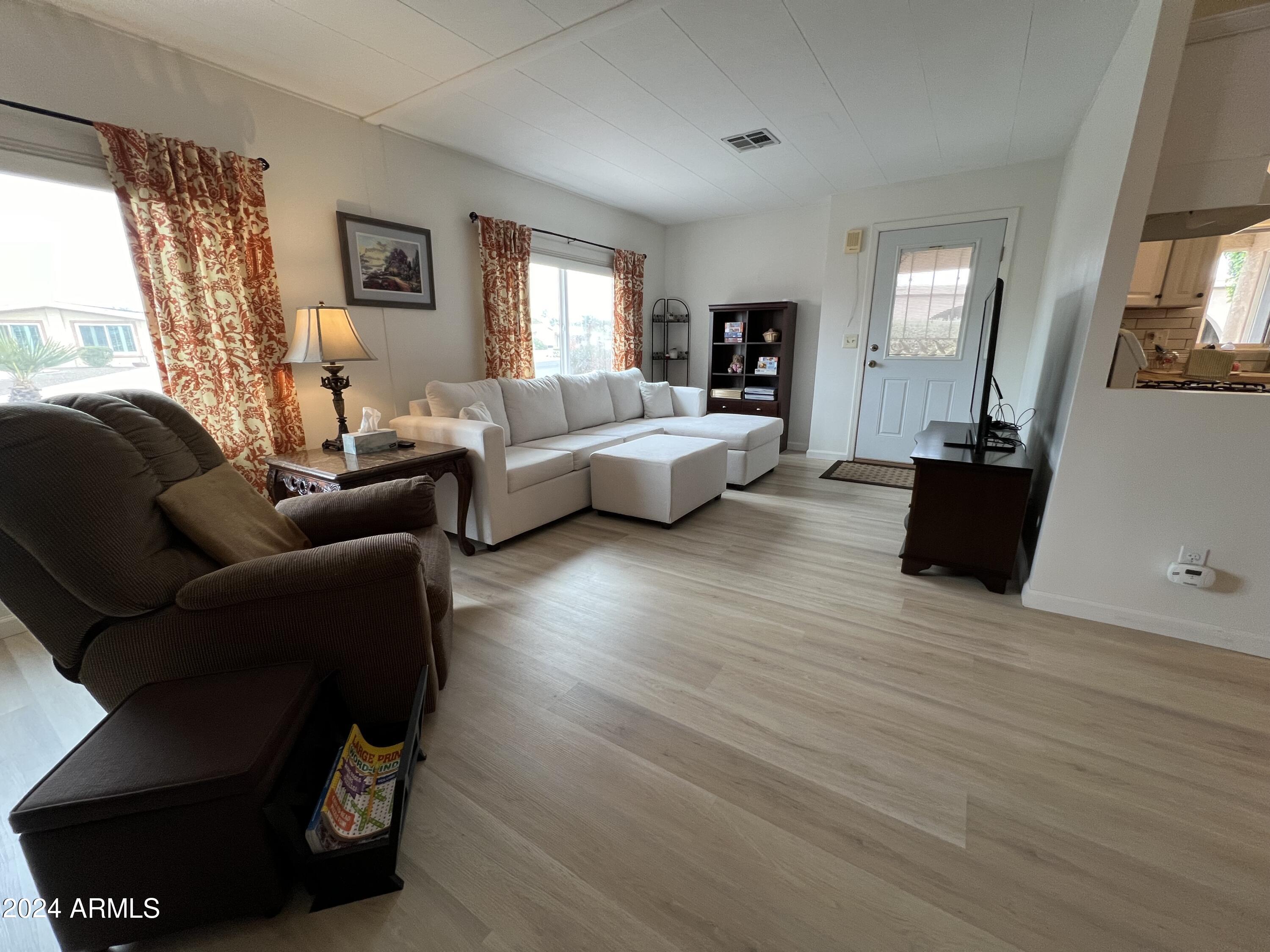 9221 E CITRUS Lane S