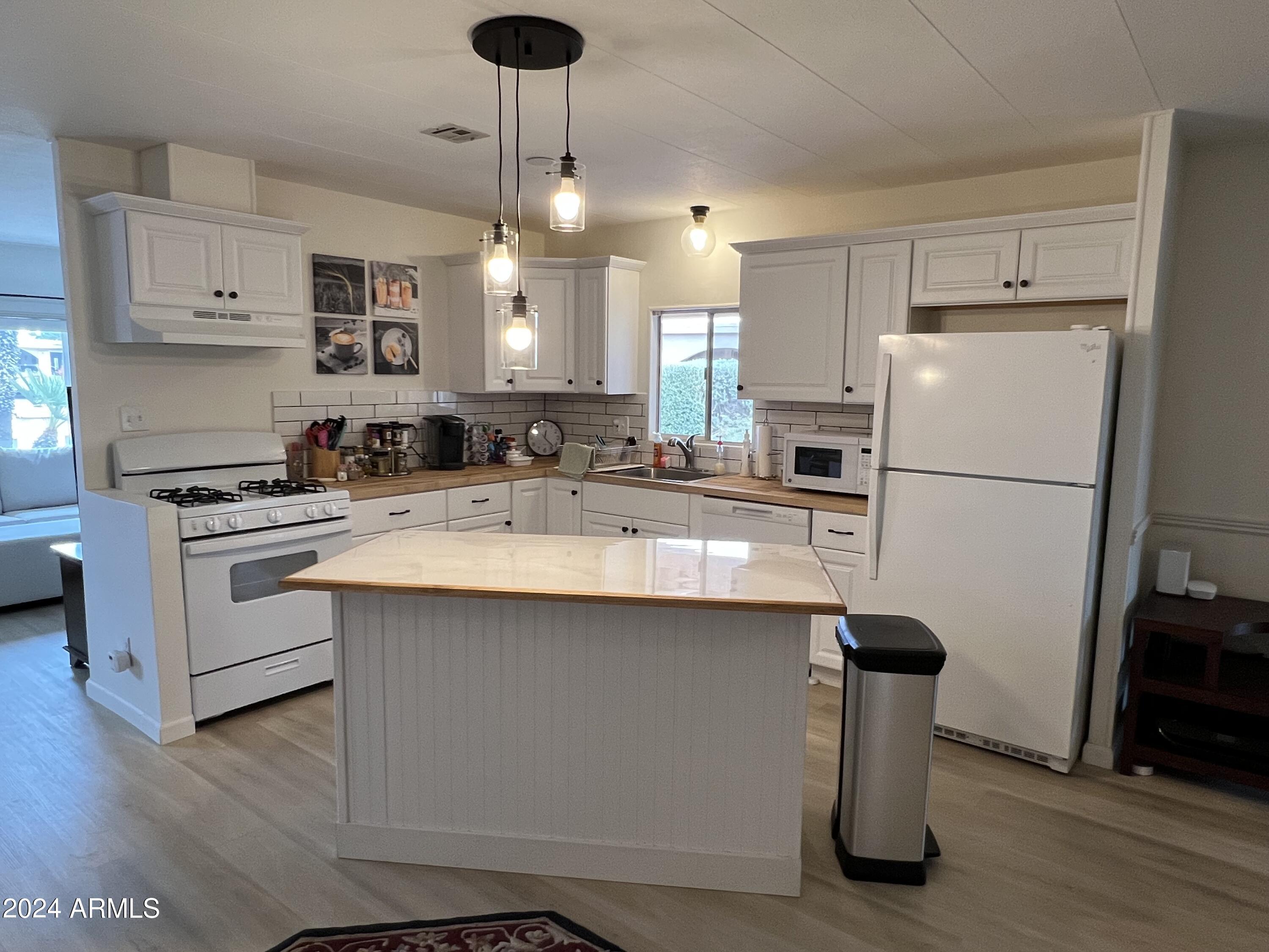 9221 E CITRUS Lane S