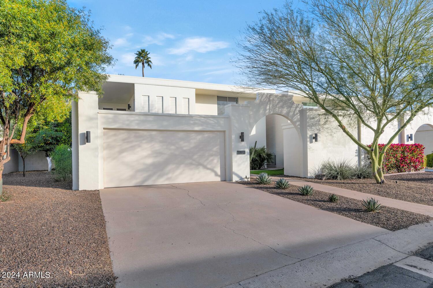 8634 E MACKENZIE Drive