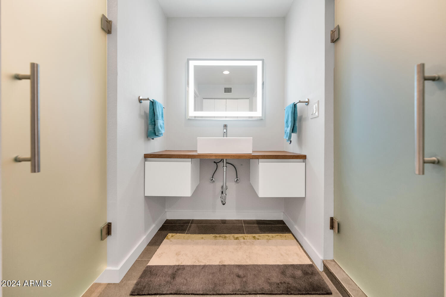 8634 E MACKENZIE Drive