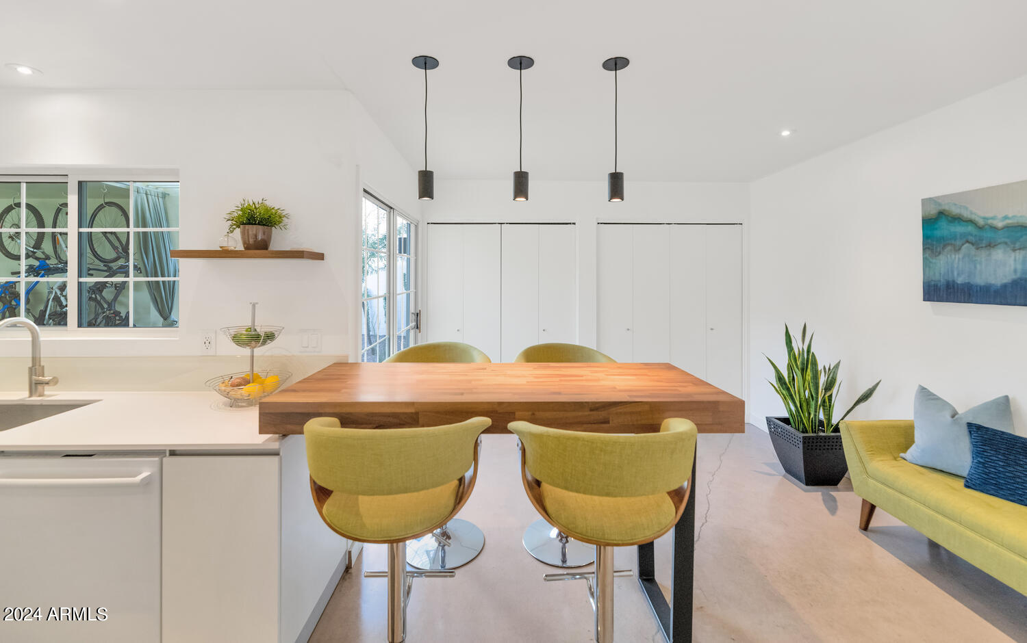 8634 E MACKENZIE Drive