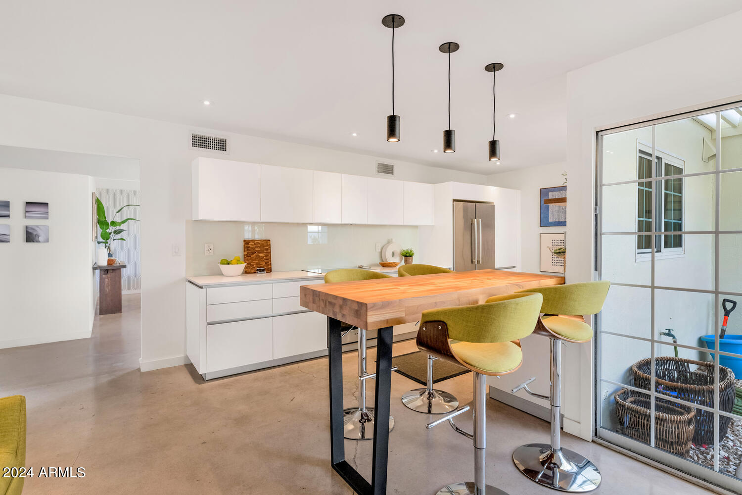 8634 E MACKENZIE Drive