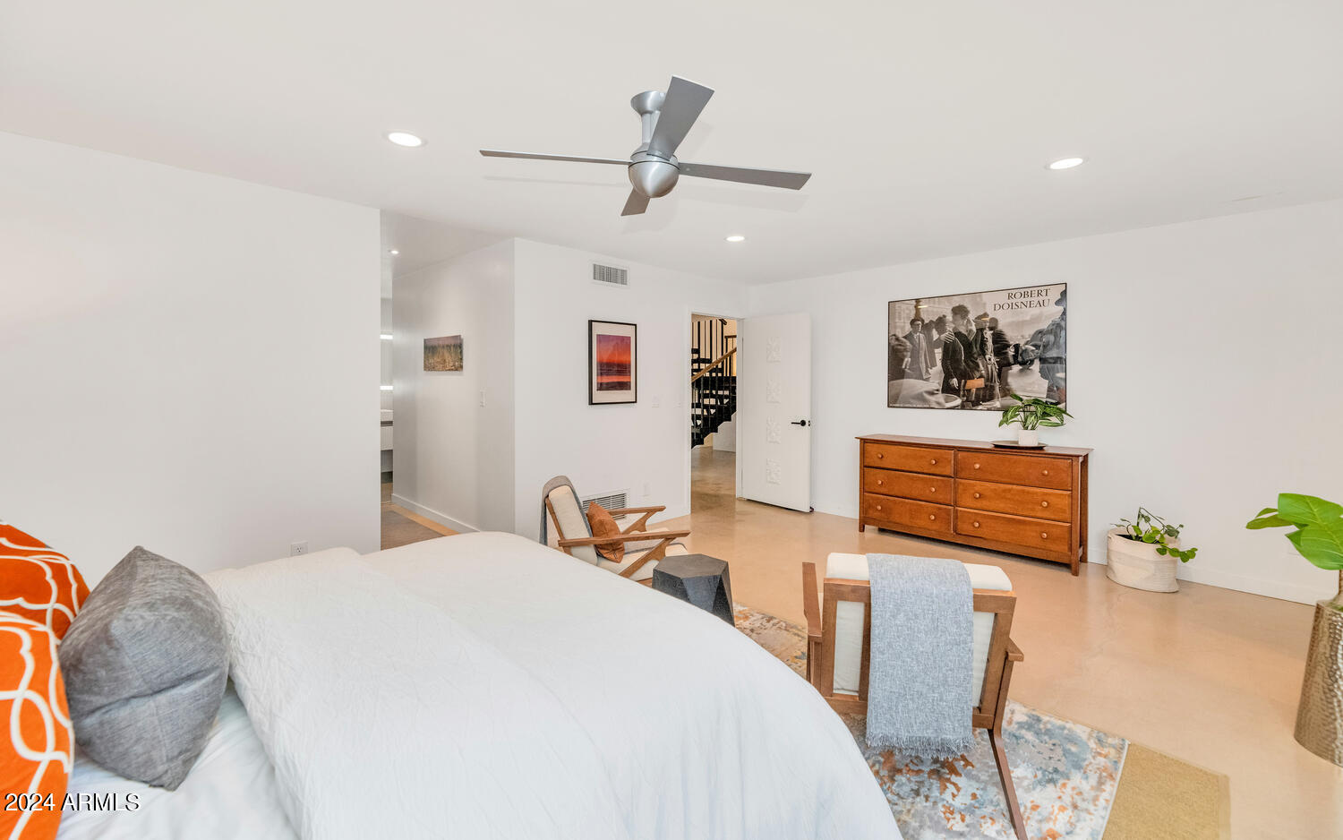 8634 E MACKENZIE Drive