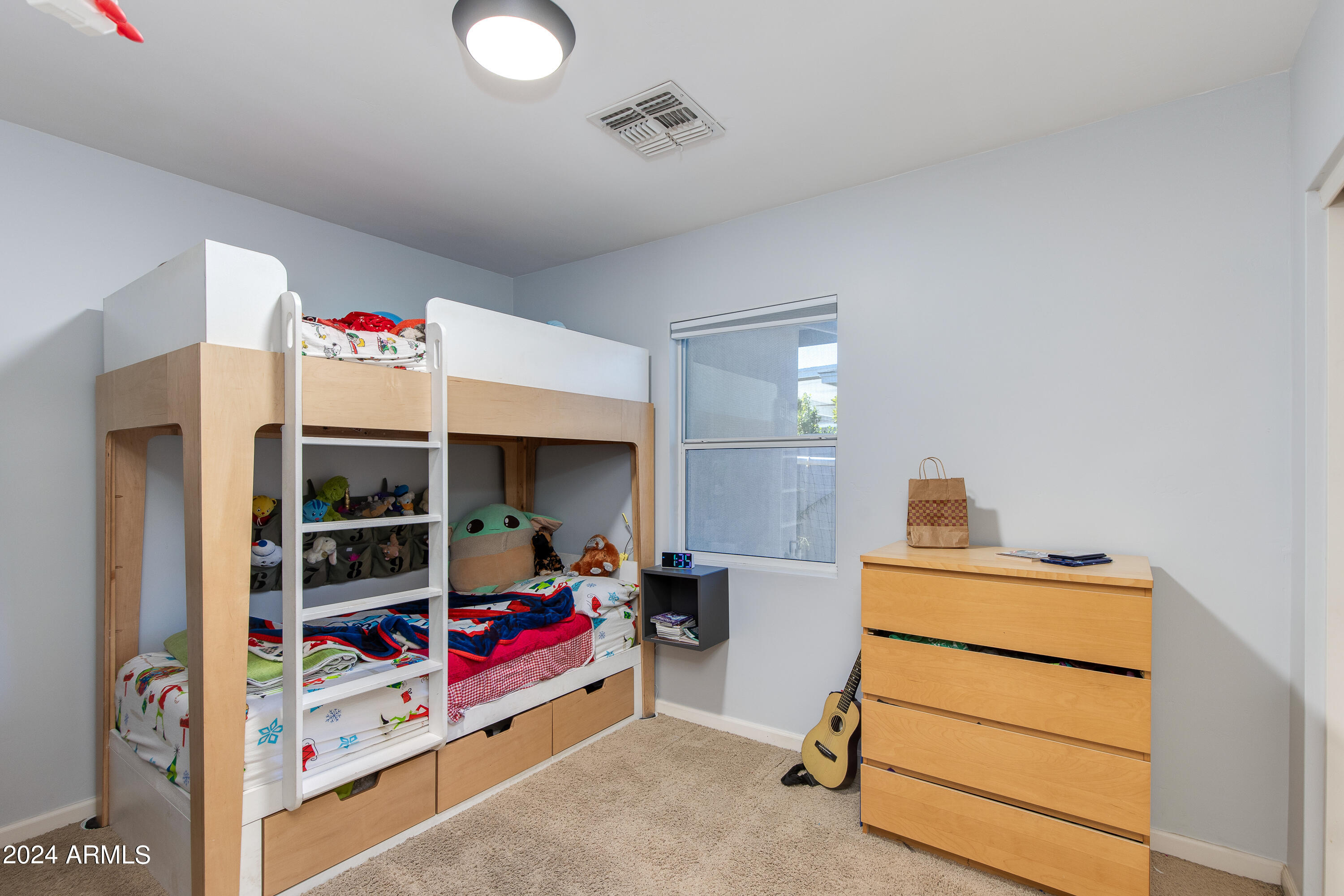 4125 E INDIANOLA Avenue