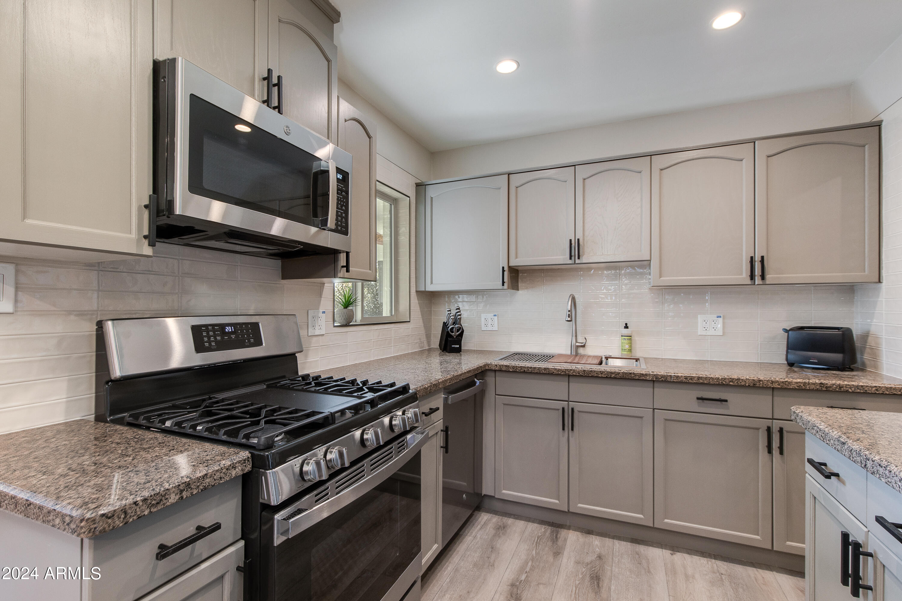 4415 E CAMPBELL Avenue