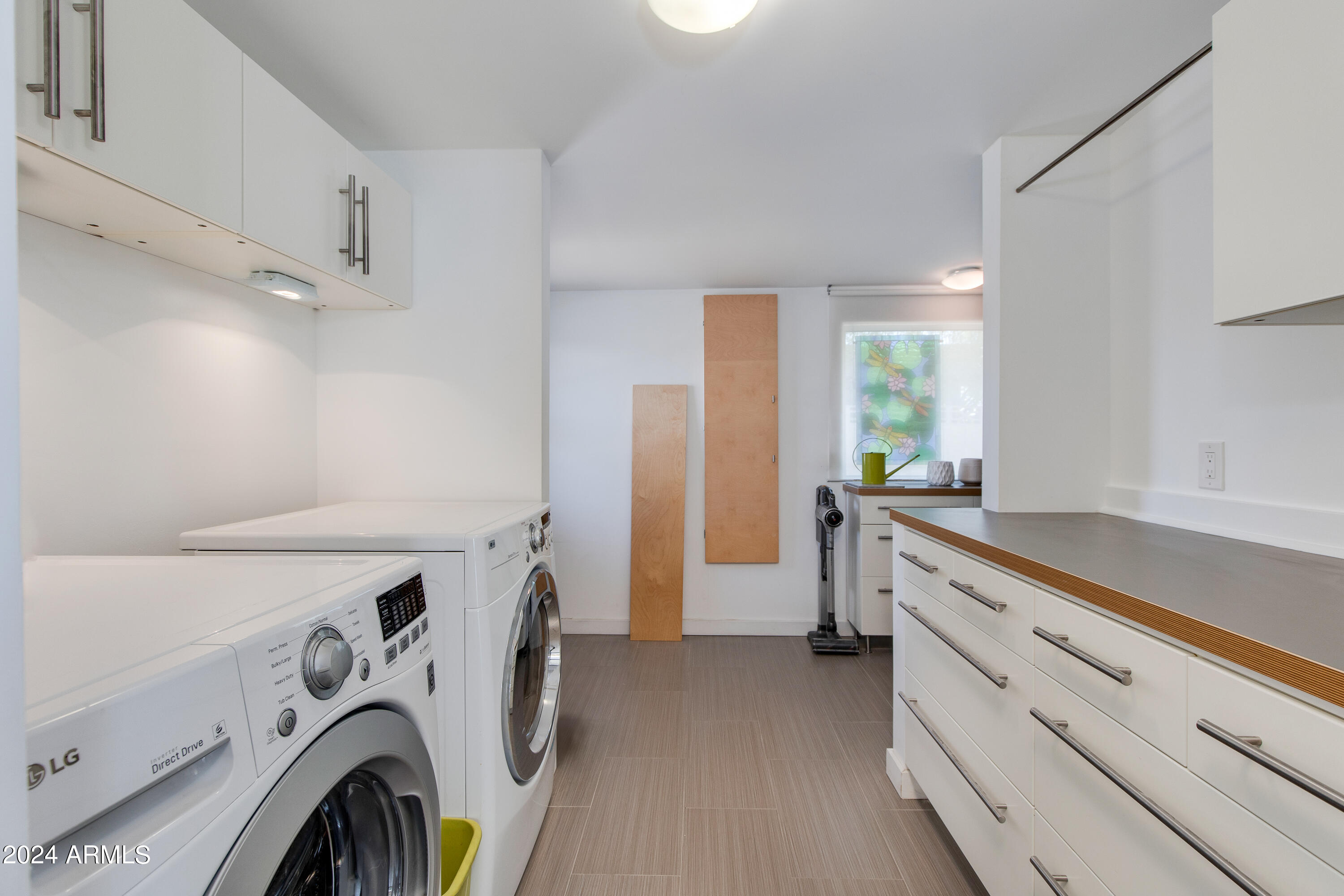 1008 E NORTHVIEW Avenue