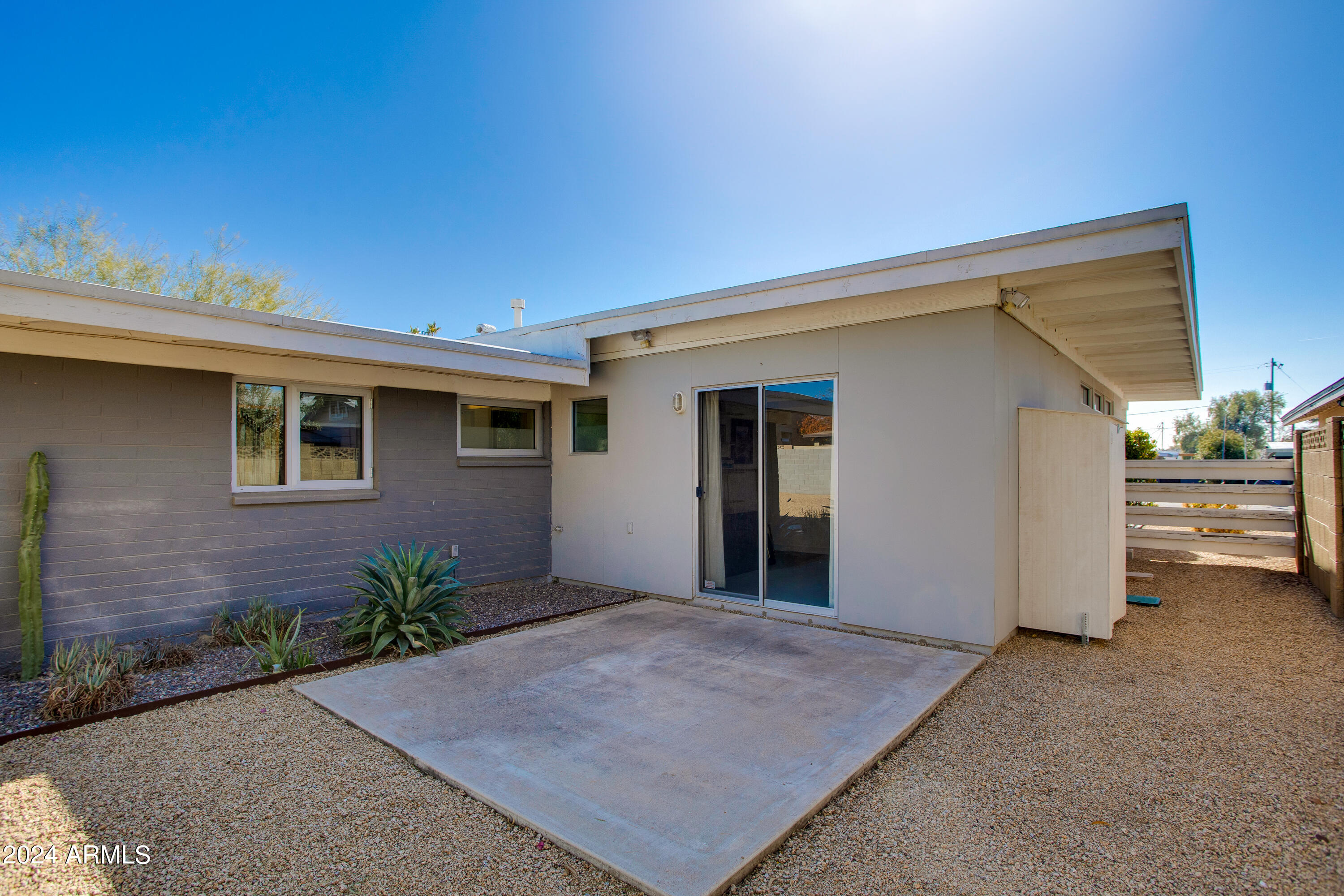 1008 E NORTHVIEW Avenue