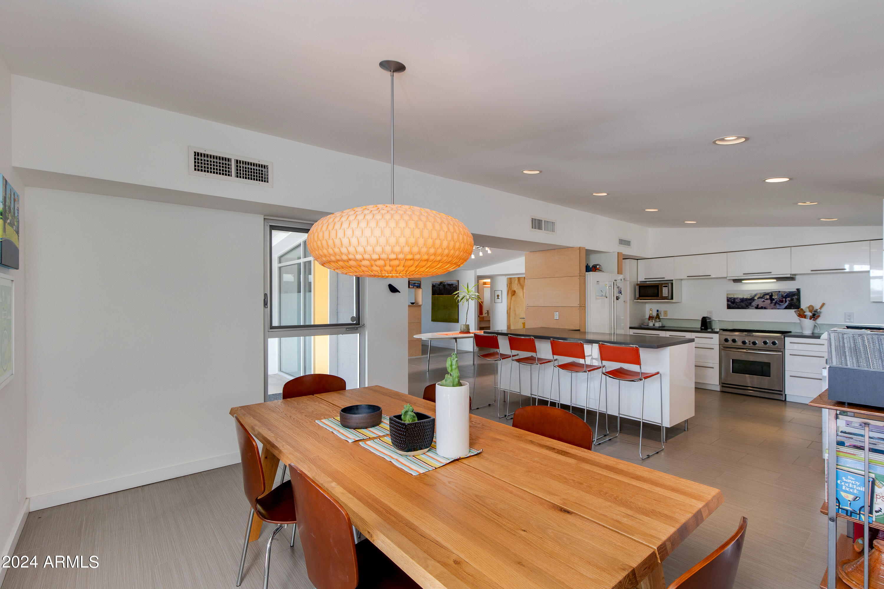 1008 E NORTHVIEW Avenue