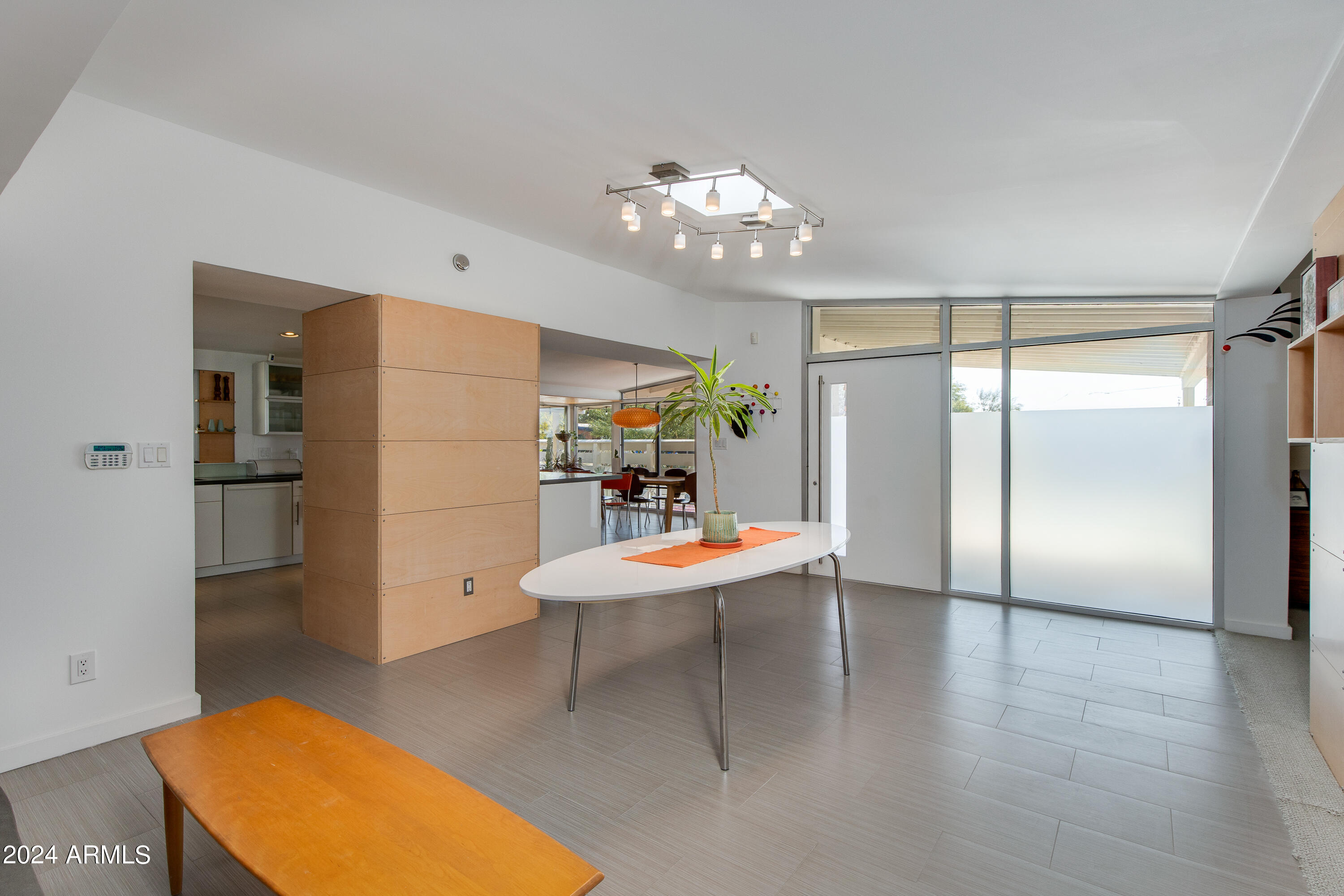 1008 E NORTHVIEW Avenue