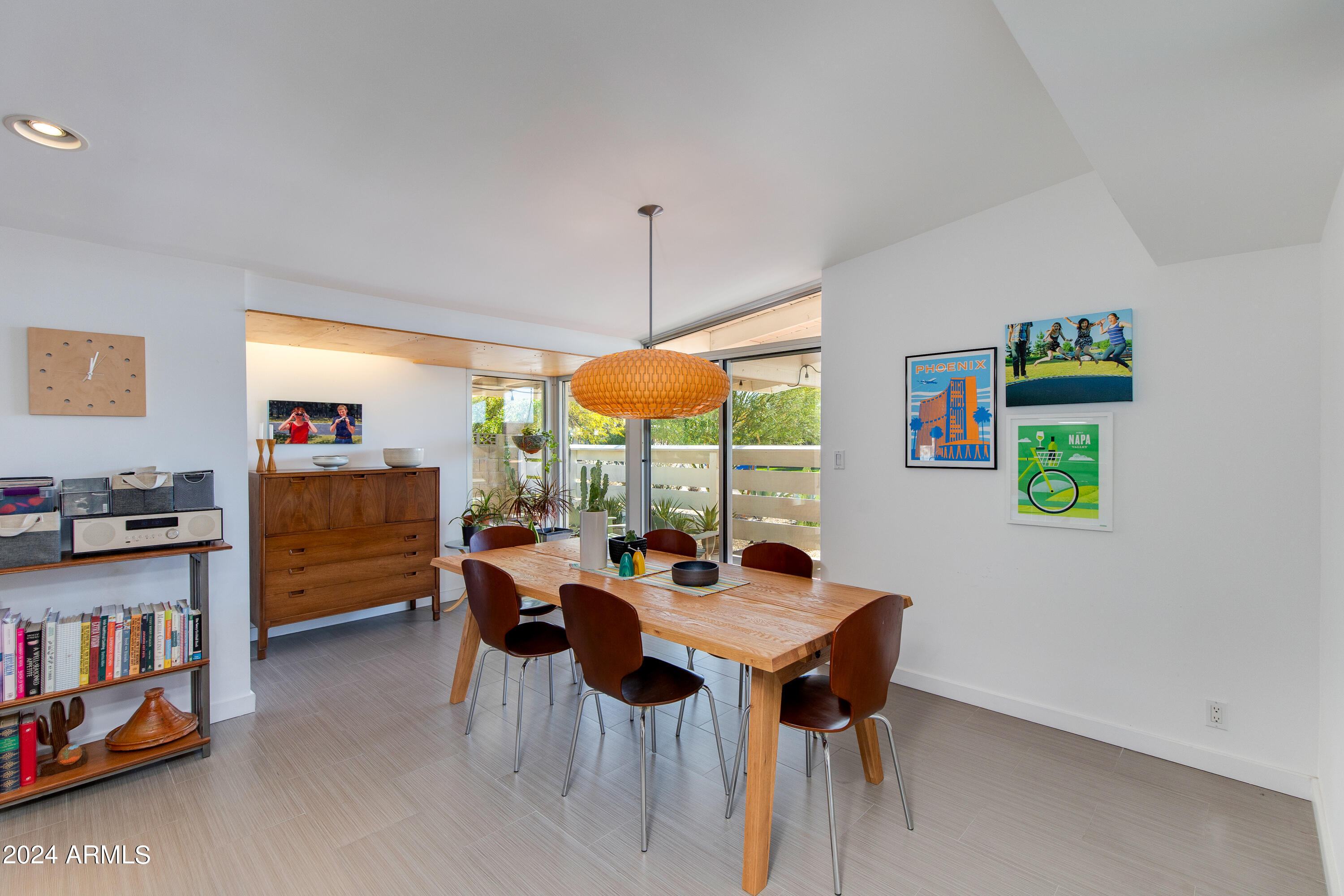 1008 E NORTHVIEW Avenue