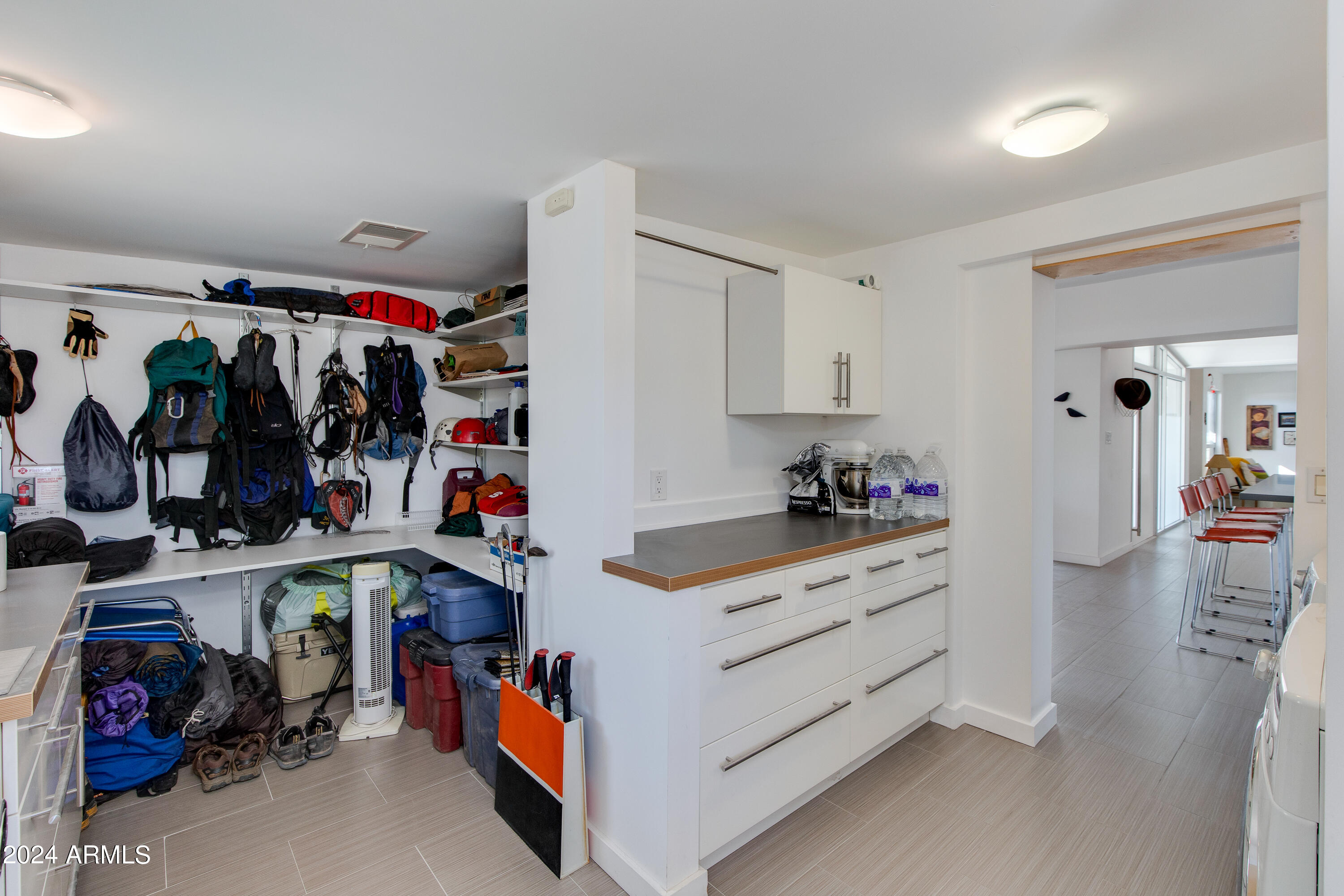 1008 E NORTHVIEW Avenue