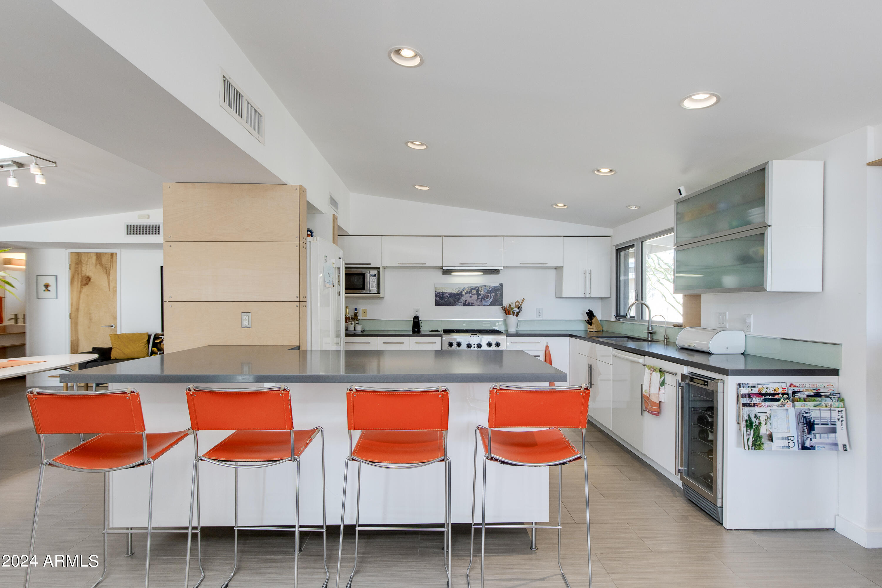 1008 E NORTHVIEW Avenue