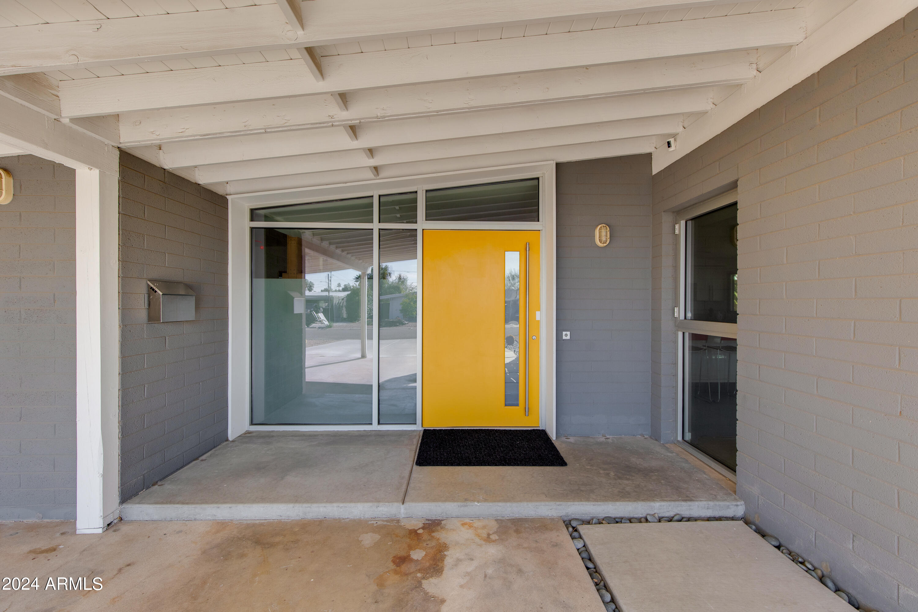 1008 E NORTHVIEW Avenue