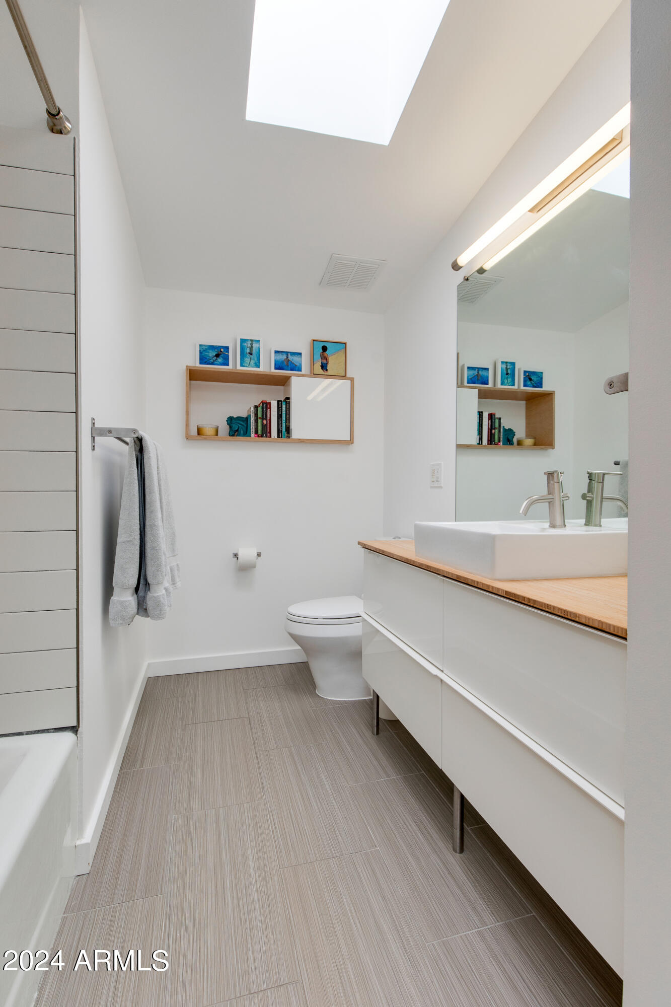 1008 E NORTHVIEW Avenue