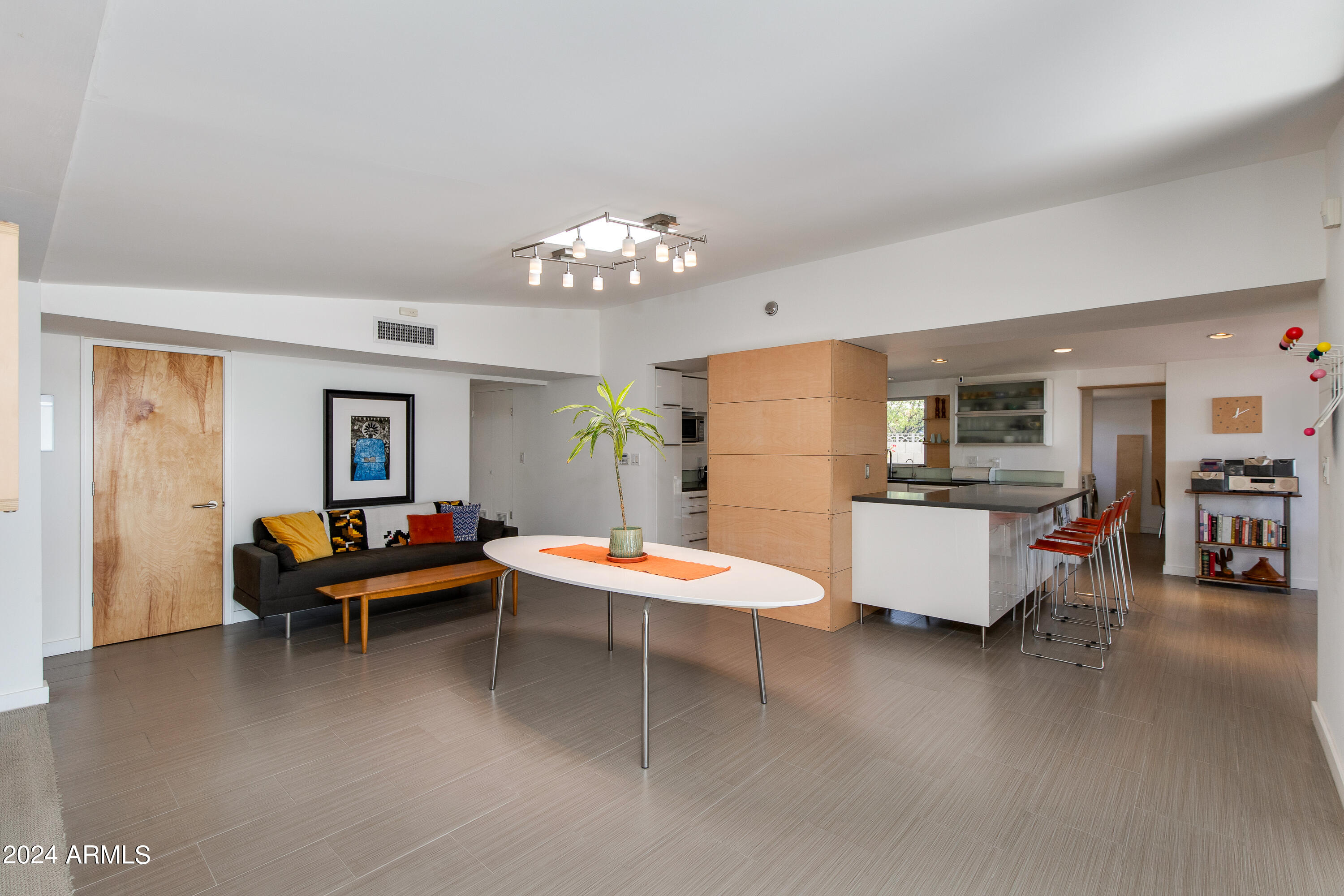 1008 E NORTHVIEW Avenue