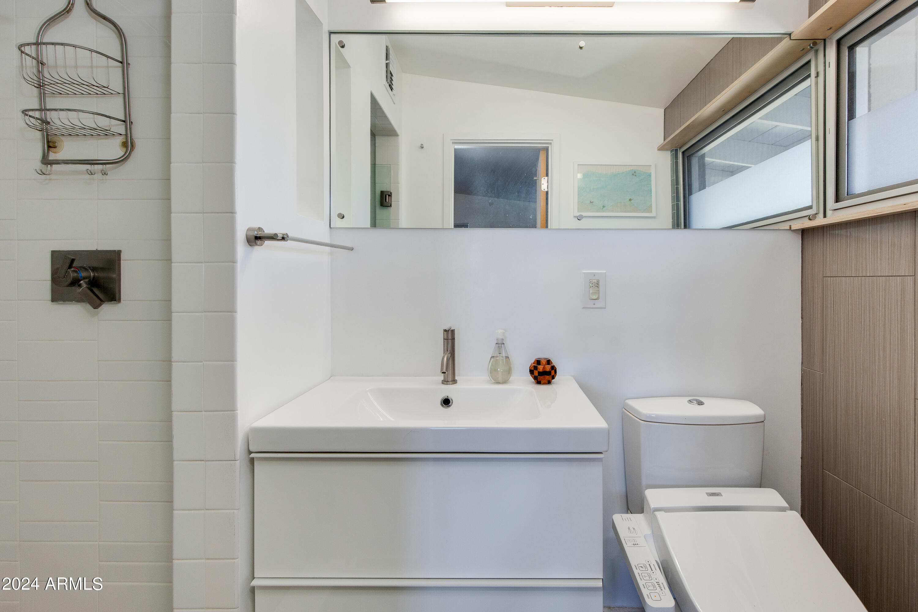 1008 E NORTHVIEW Avenue