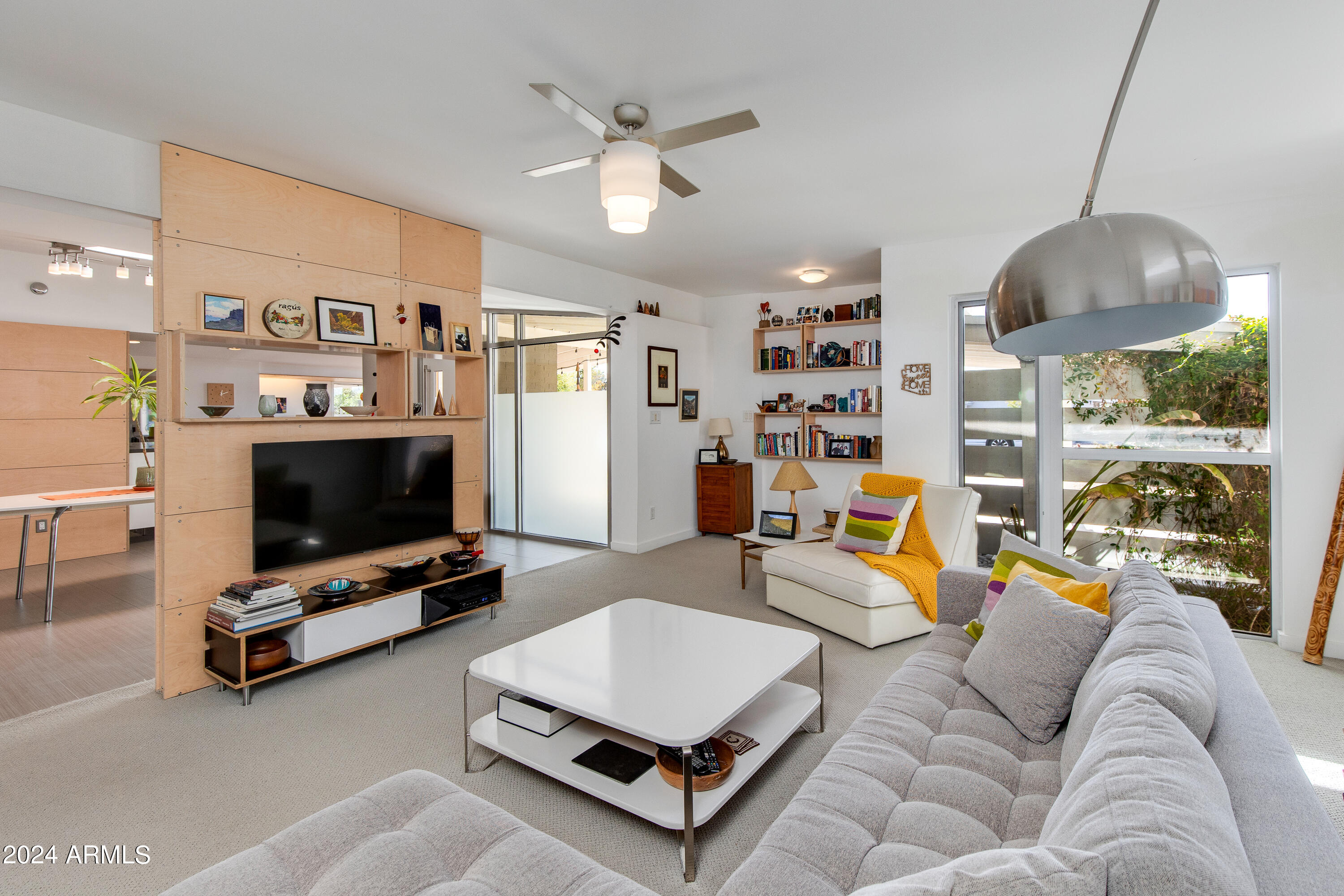 1008 E NORTHVIEW Avenue