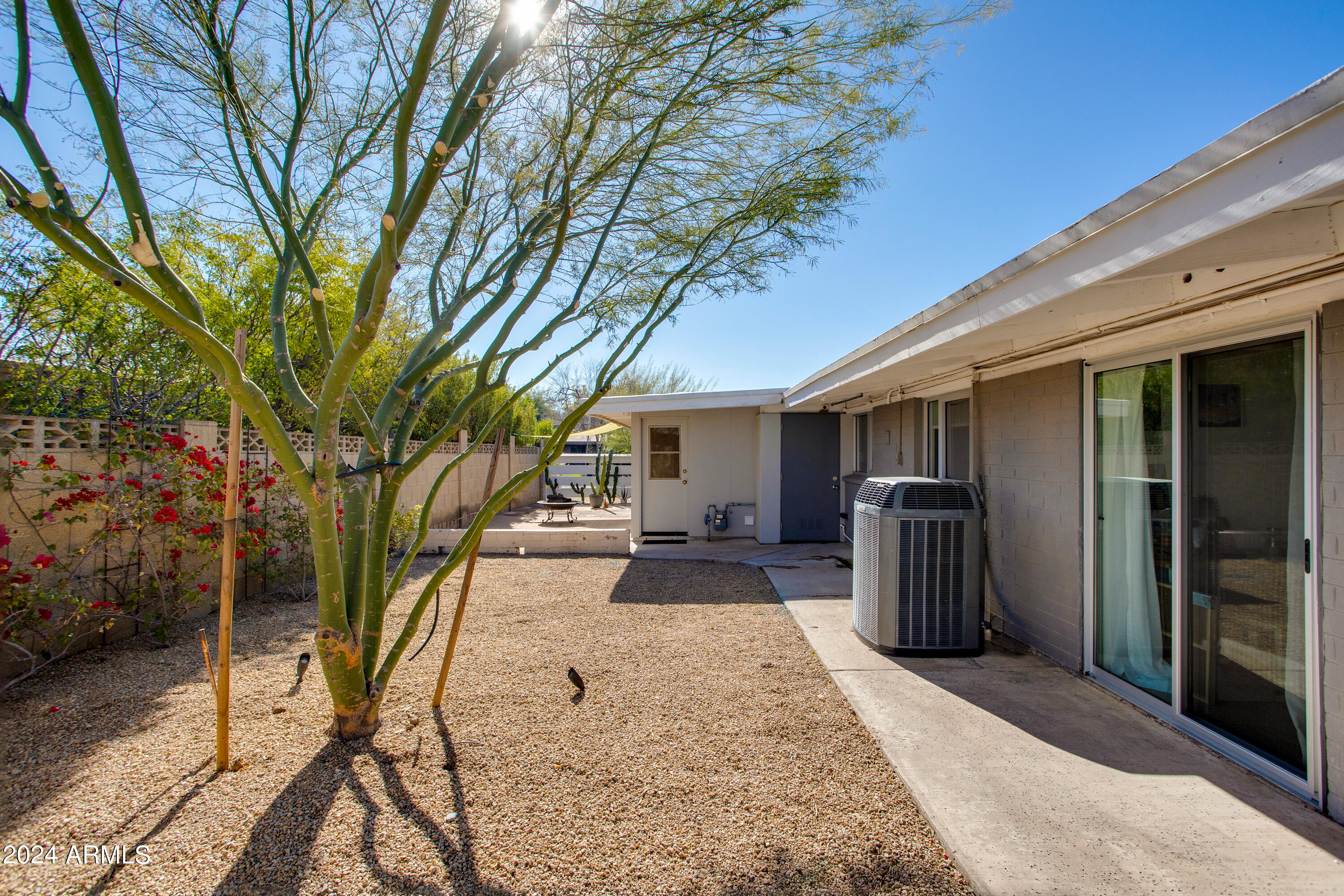 1008 E NORTHVIEW Avenue