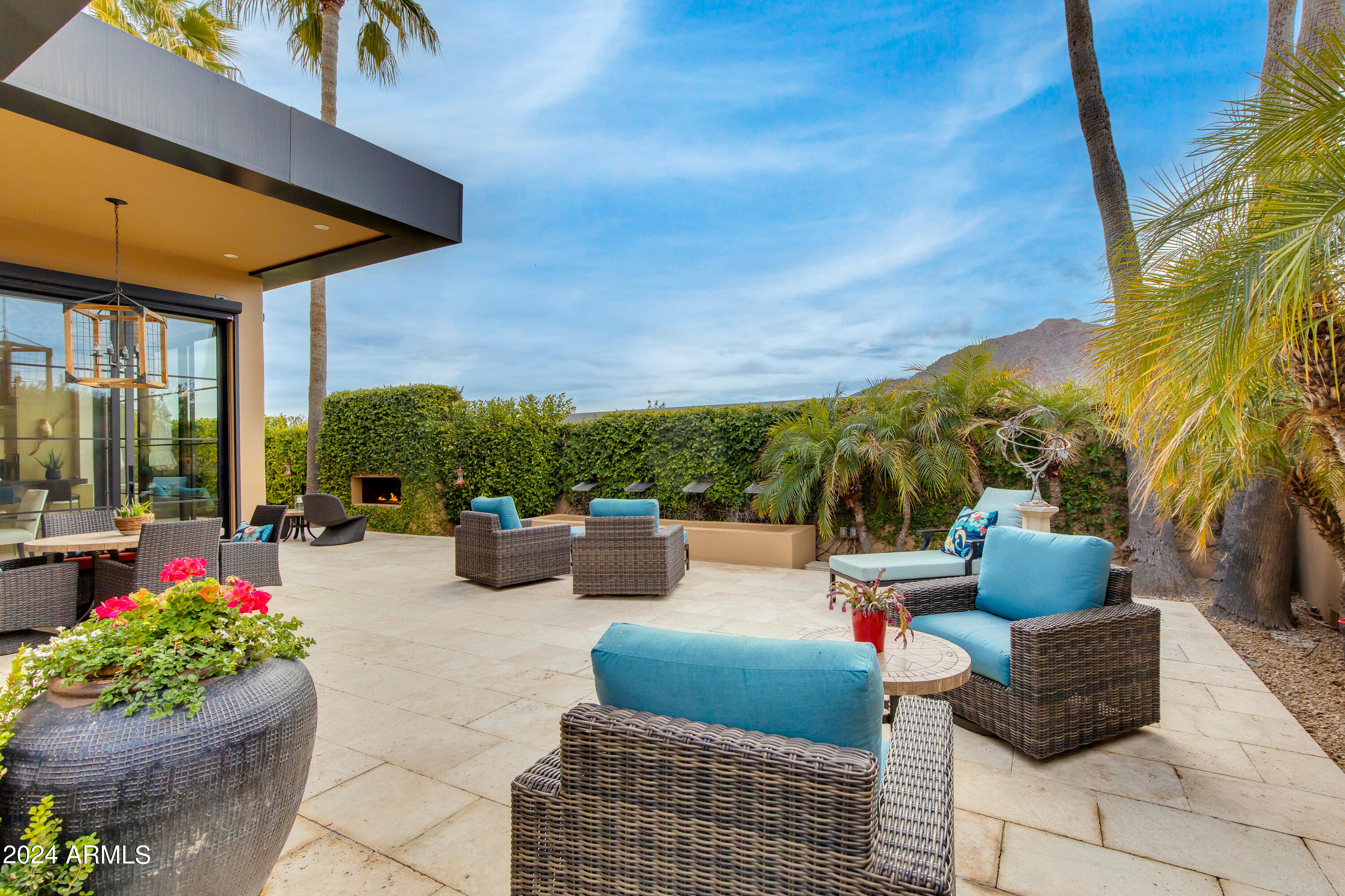 5434 E LINCOLN Drive, 58