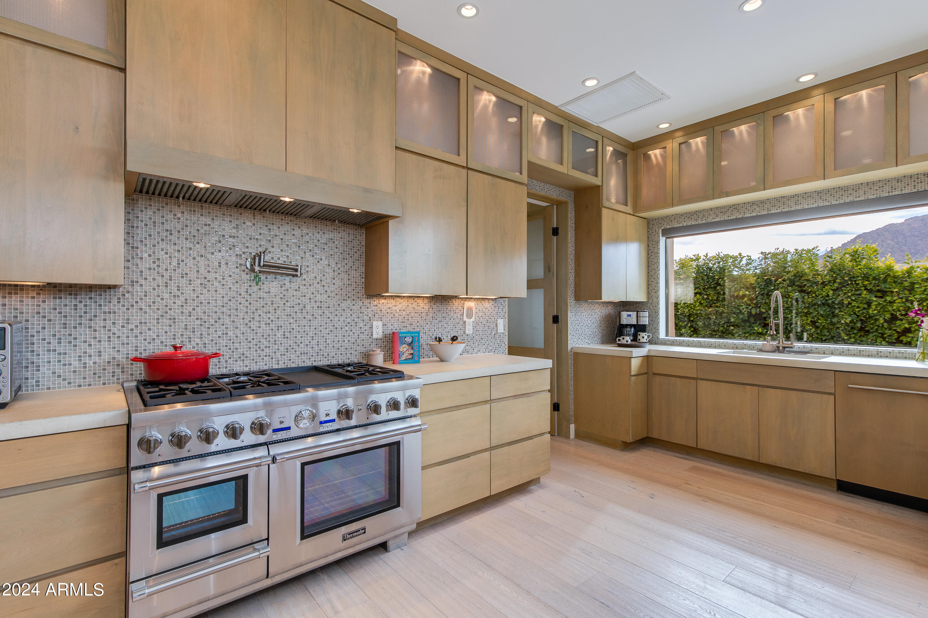 5434 E LINCOLN Drive, 58