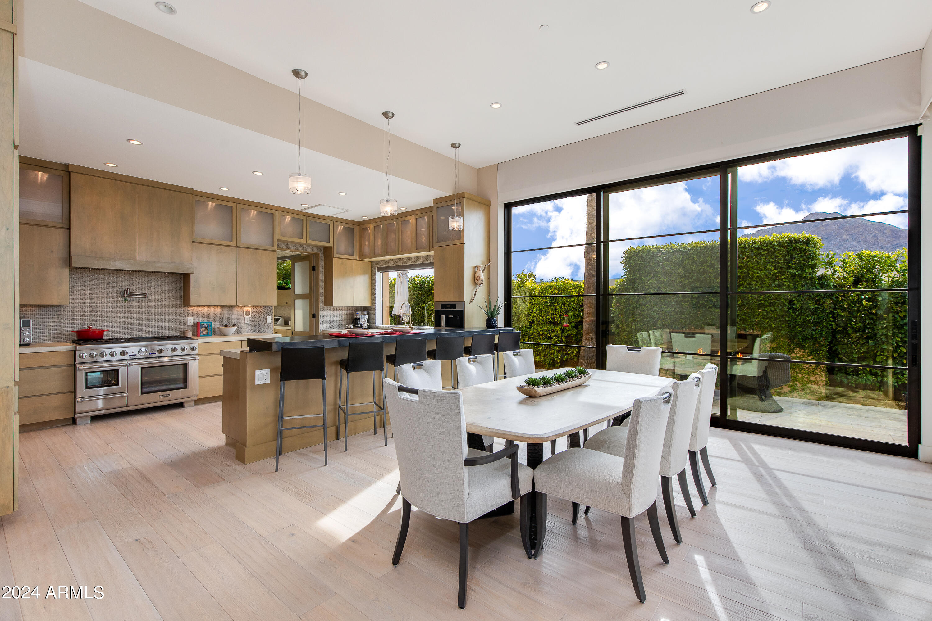 5434 E LINCOLN Drive, 58