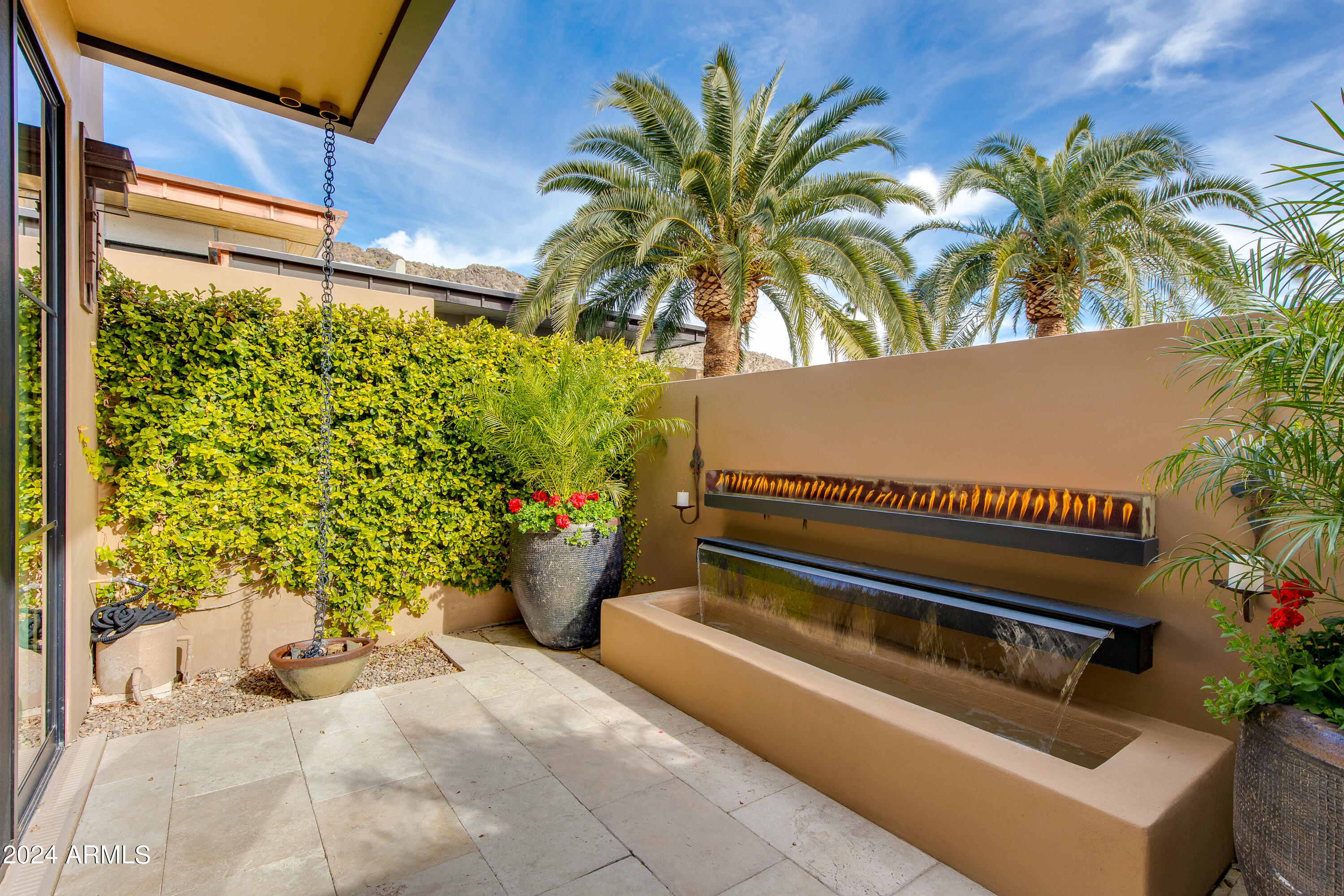 5434 E LINCOLN Drive, 58